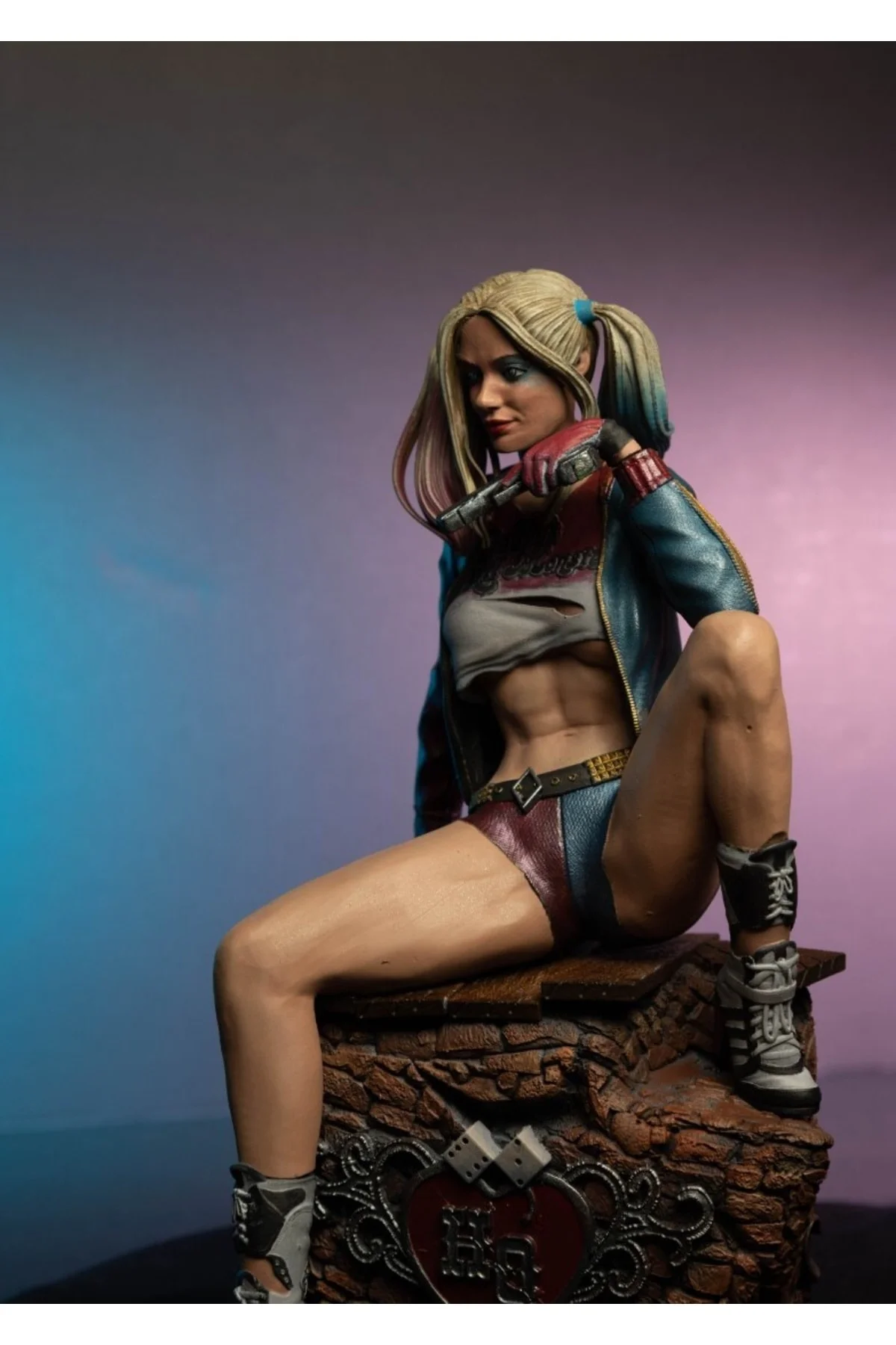 Harley Quinn Boyalı Figür 25 cm