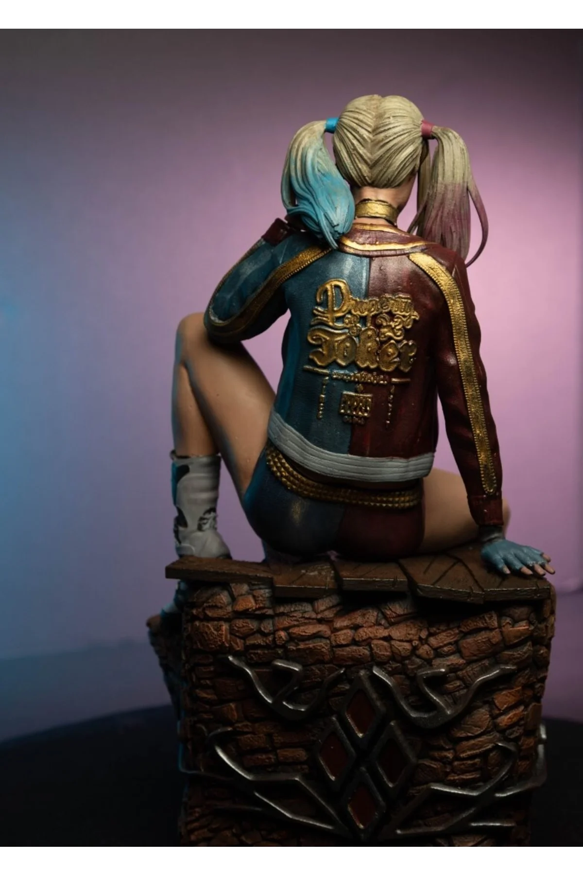 Harley Quinn Boyalı Figür 25 cm