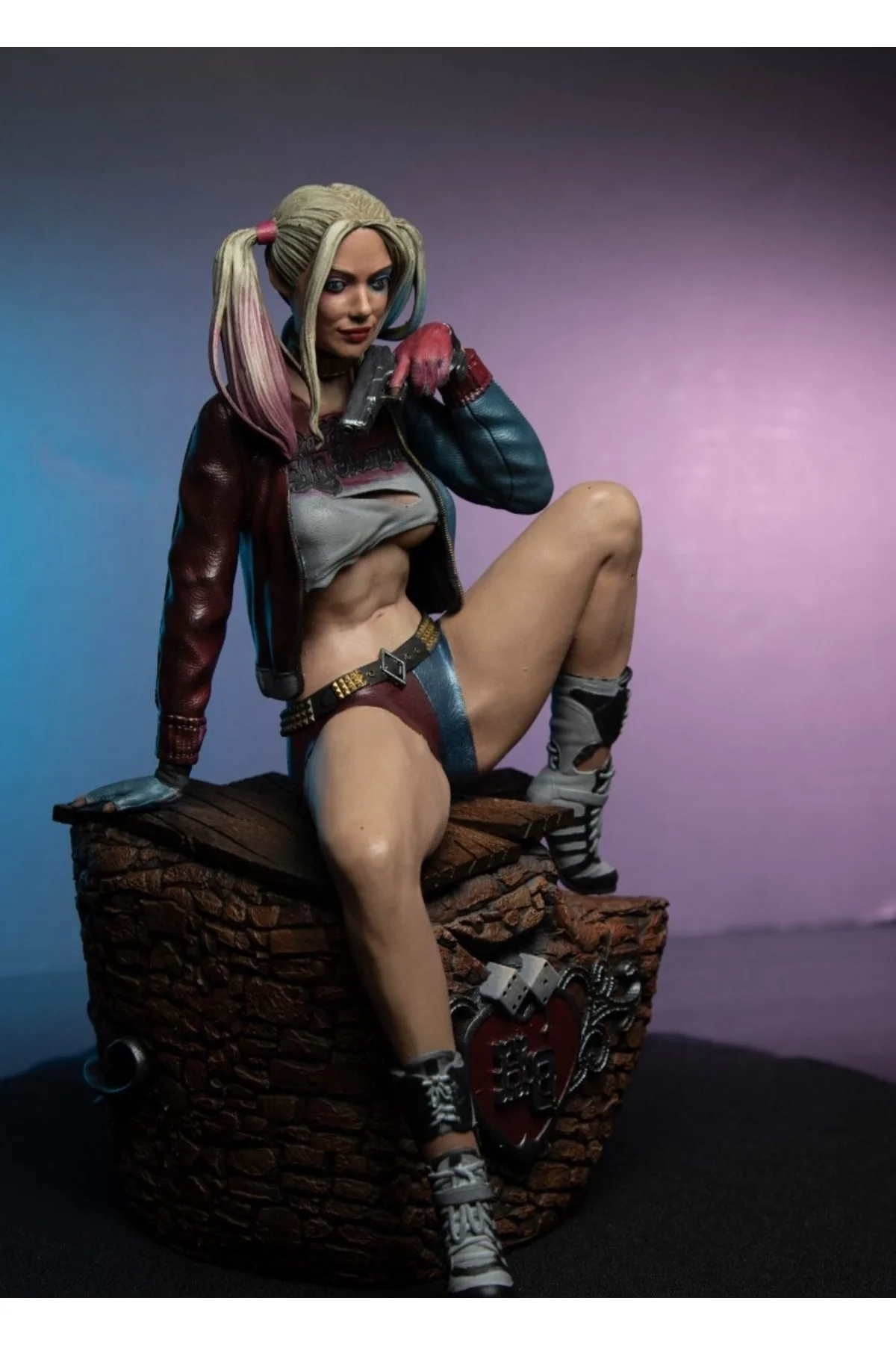 Harley Quinn Boyalı Figür 25 cm
