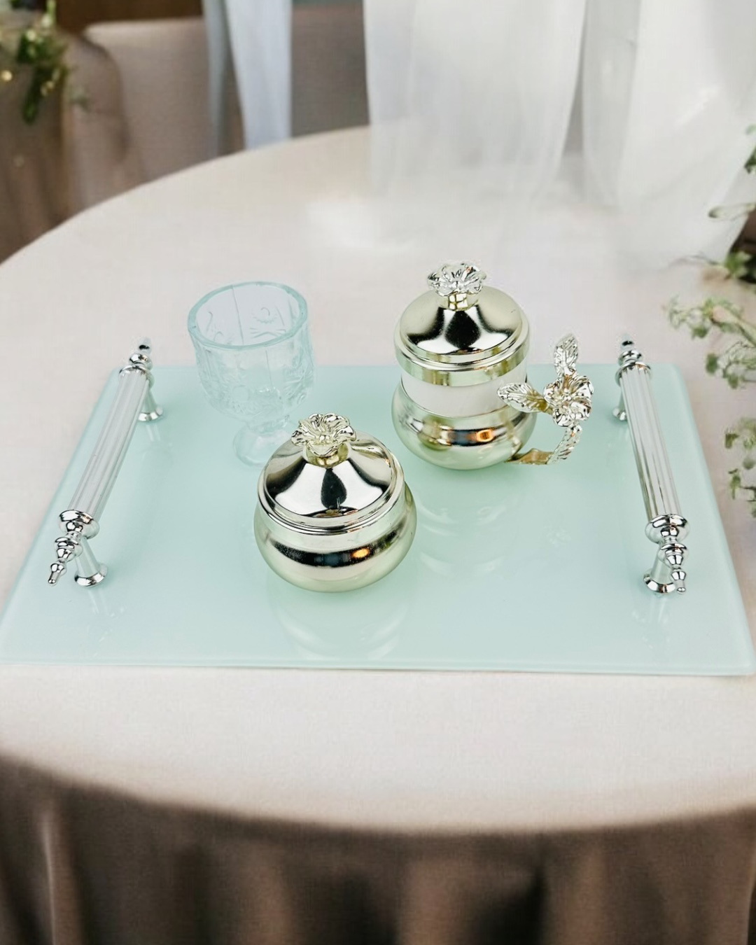 Harmonize Beyaz Söz Tepsisi ve Damat Kahve Fincanı Harmonize Beyaz Söz Tepsisi ve Damat Kahve Fincanı