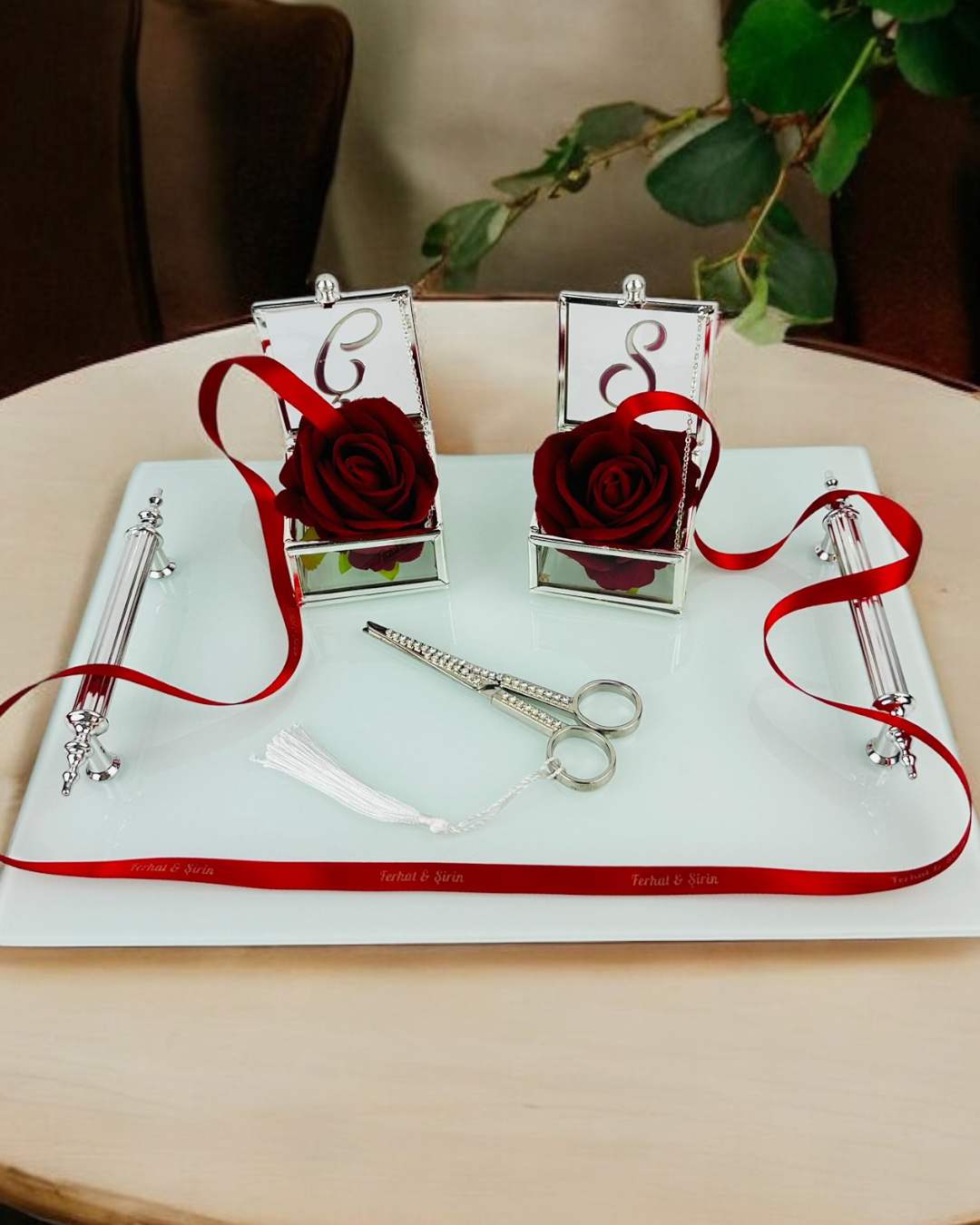 Harmonize Beyaz Söz Tepsisi ve Damat Kahve Fincanı Harmonize Beyaz Söz Tepsisi ve Damat Kahve Fincanı