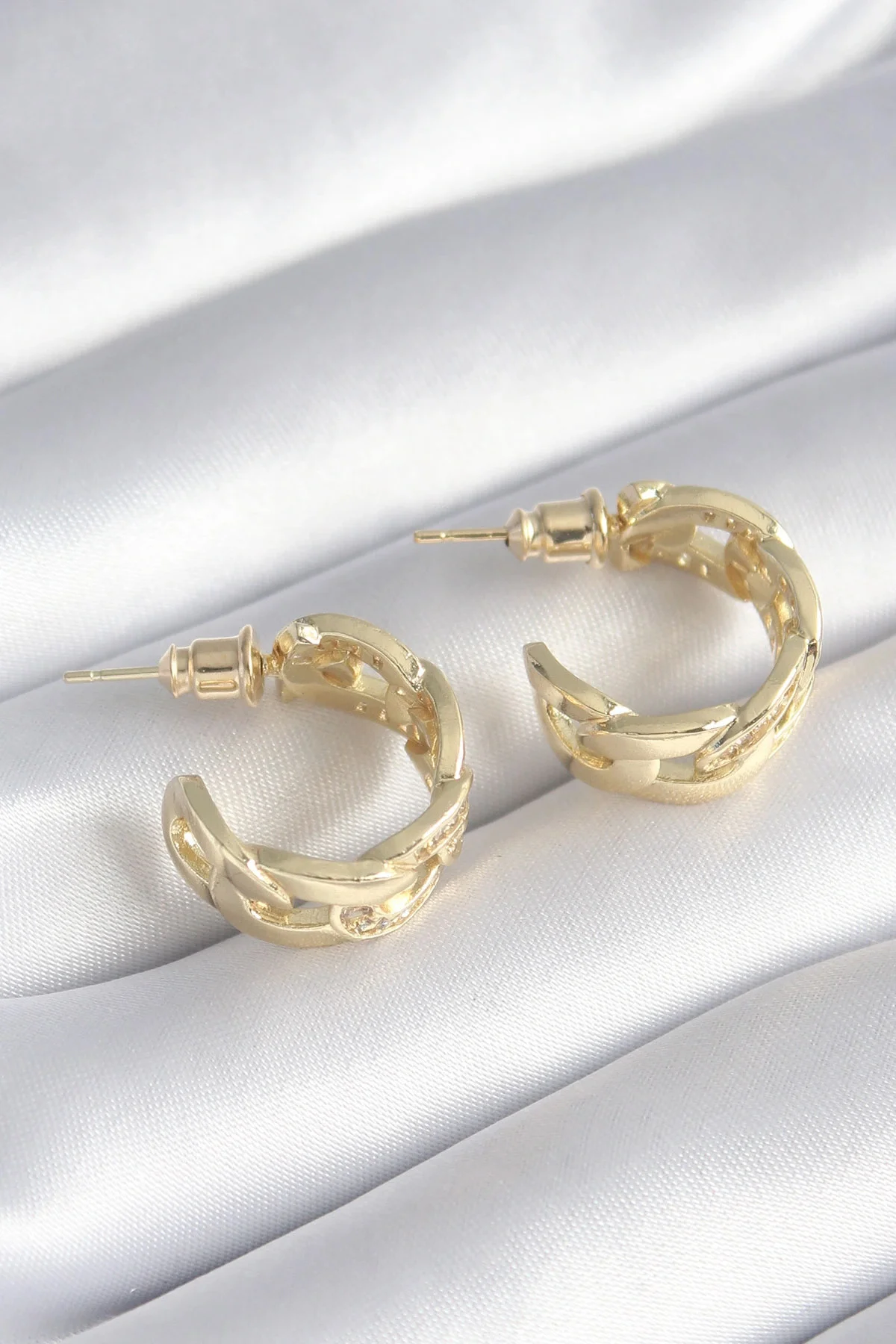 HarmonyAura Pirinç Gold Renk Zirkon Taş Detay Zincir Model Kadın 