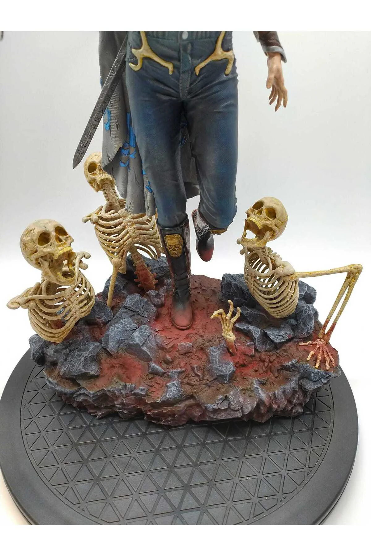 Harrow the Ninth Dokuzuncu Harrow Boyalı Figür 25 CM (BÜYÜK BOY)