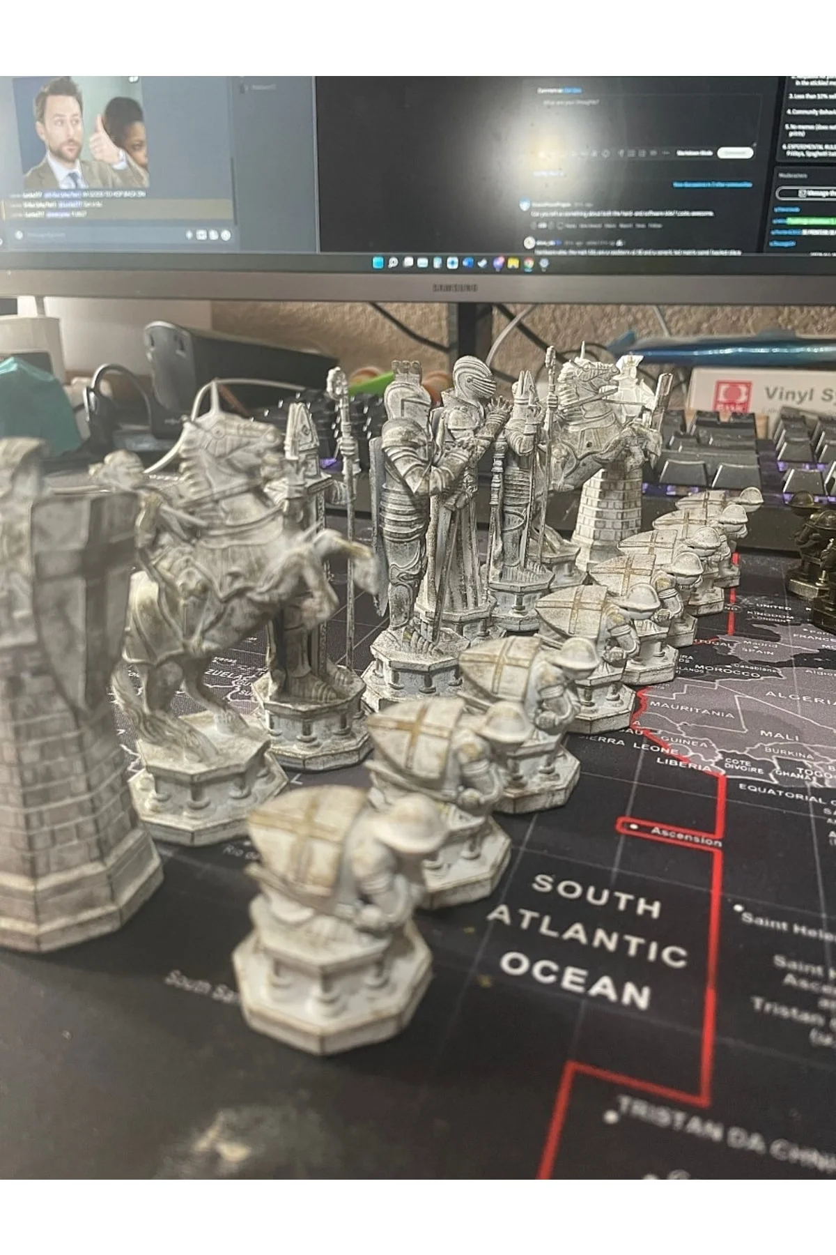 Harry Potter Felsefe Taşı Satranç Takımı Taşları (SERT PLASTİK)