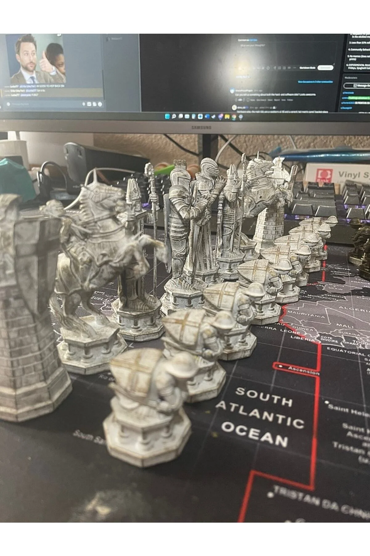 Harry Potter Felsefe Taşı Satranç Takımı Taşları (SERT PLASTİK)