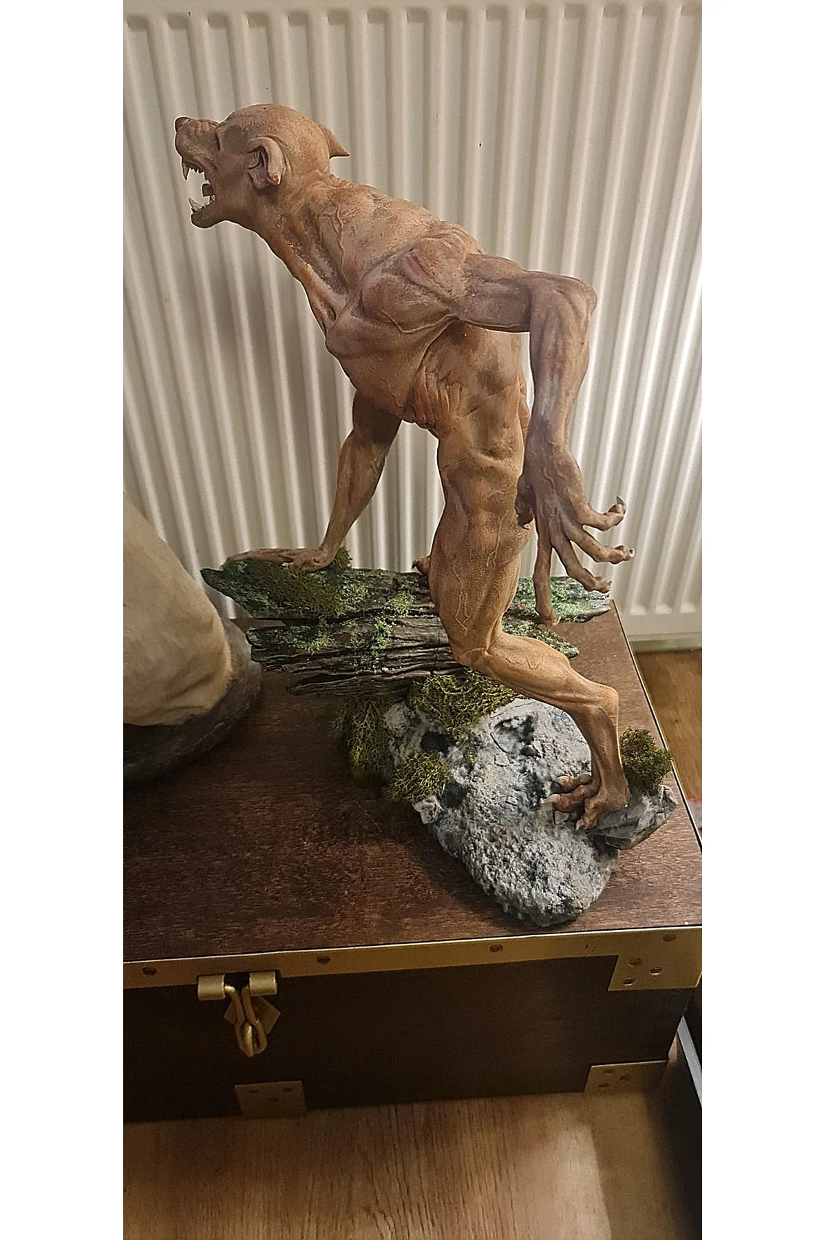 Harry Potter Profesör Lupin Kurtadam Formu Remus Lupin Kurtadam Boyalı Figür 40 CM (DEV BOY)