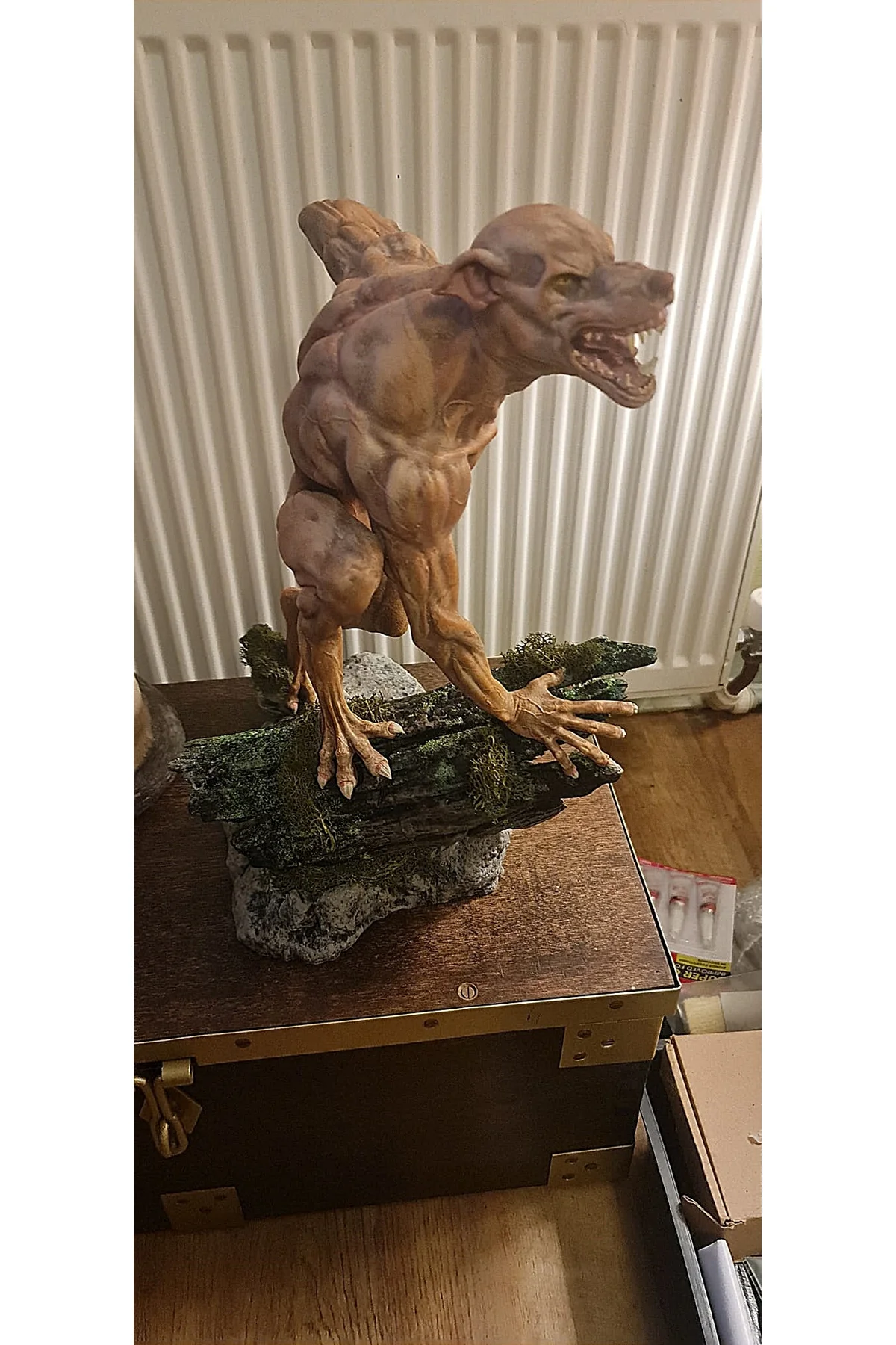 Harry Potter Profesör Lupin Kurtadam Formu Remus Lupin Kurtadam Boyalı Figür 40 CM (DEV BOY)