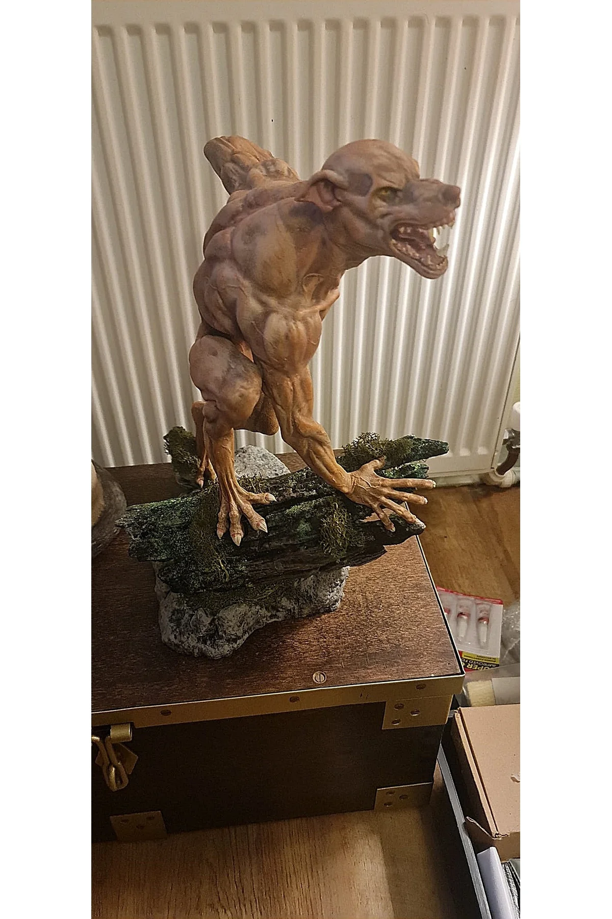 Harry Potter Profesör Lupin Kurtadam Formu Remus Lupin Kurtadam Boyalı Figür 40 CM (DEV BOY)