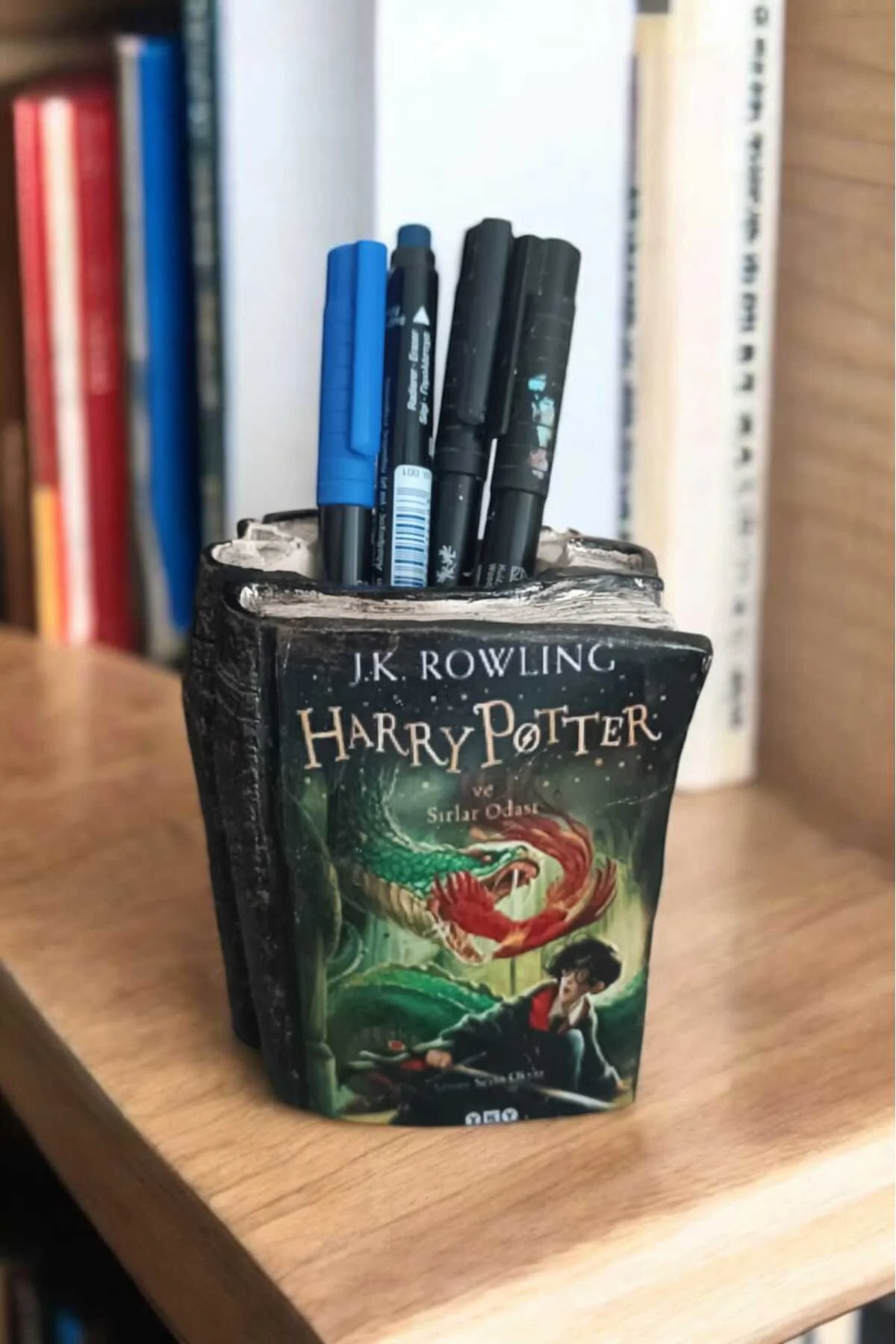 Harry Potter ve Sırlar Odası Kitabı Şeklinde Kalemlik 10 x 8 cm