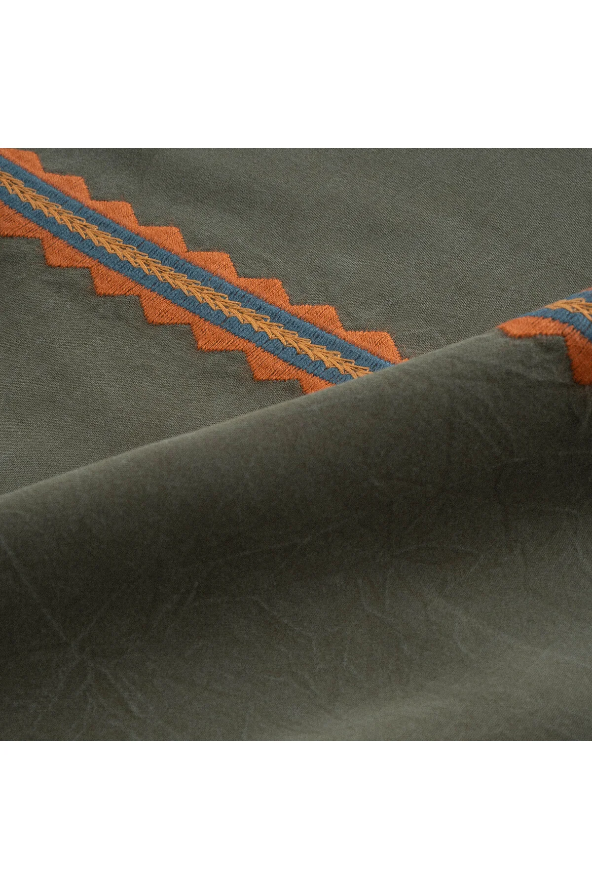 Hazar Çift Kişilik Nevresim Takımı %100 Organik Pamuk Saten Parça Boya Yeşil 200x220 Cm Hazar Çift Kişilik Nevresim Takımı %100 Organik Pamuk Saten Parça Boya Yeşil 200x220 Cm