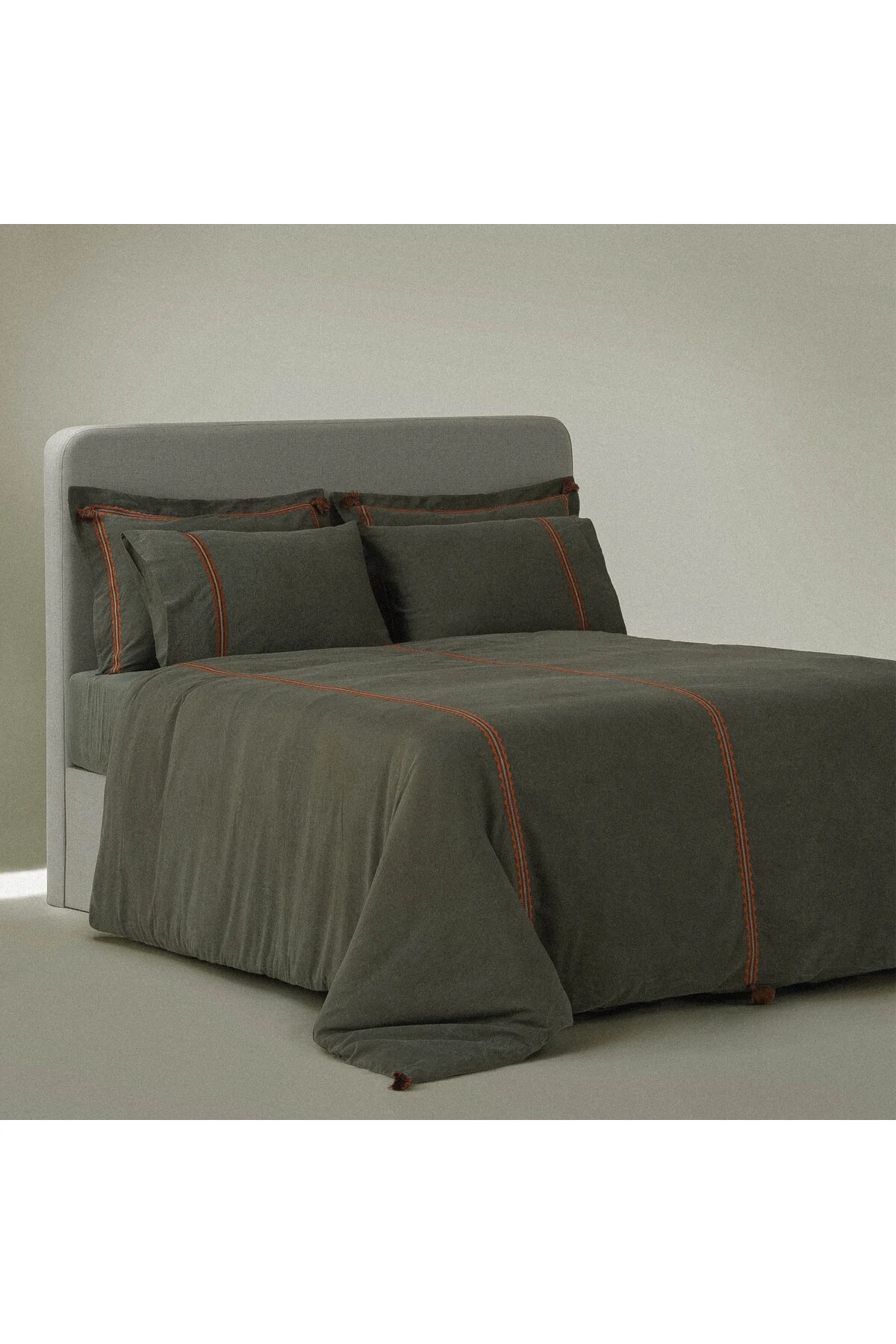 Hazar Çift Kişilik Nevresim Takımı %100 Organik Pamuk Saten Parça Boya Yeşil 200x220 Cm Hazar Çift Kişilik Nevresim Takımı %100 Organik Pamuk Saten Parça Boya Yeşil 200x220 Cm