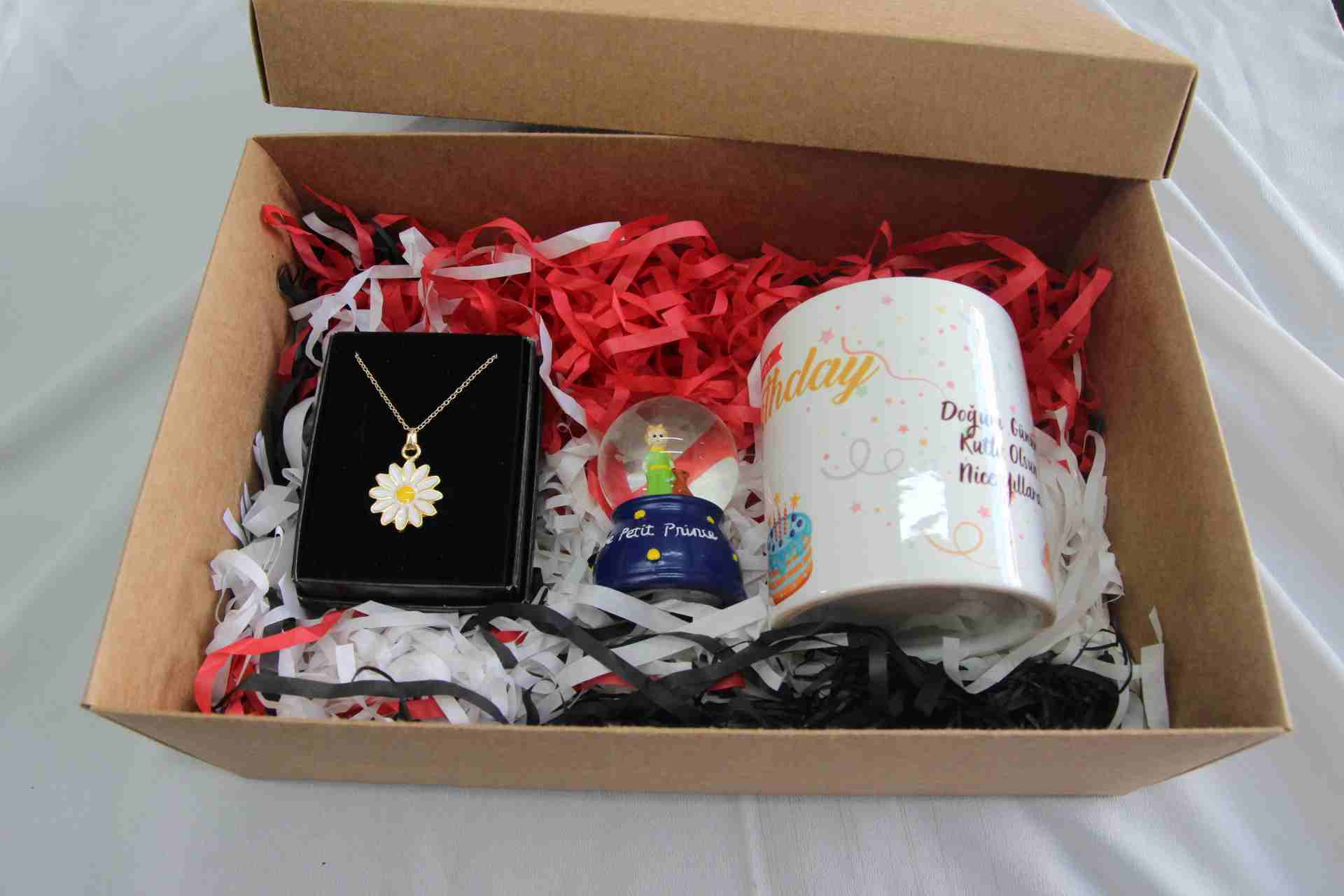 Home Hediye Kutusu Doğum Günü Kupa Bardak Papatya Kolye Minik Kız Prince Seti