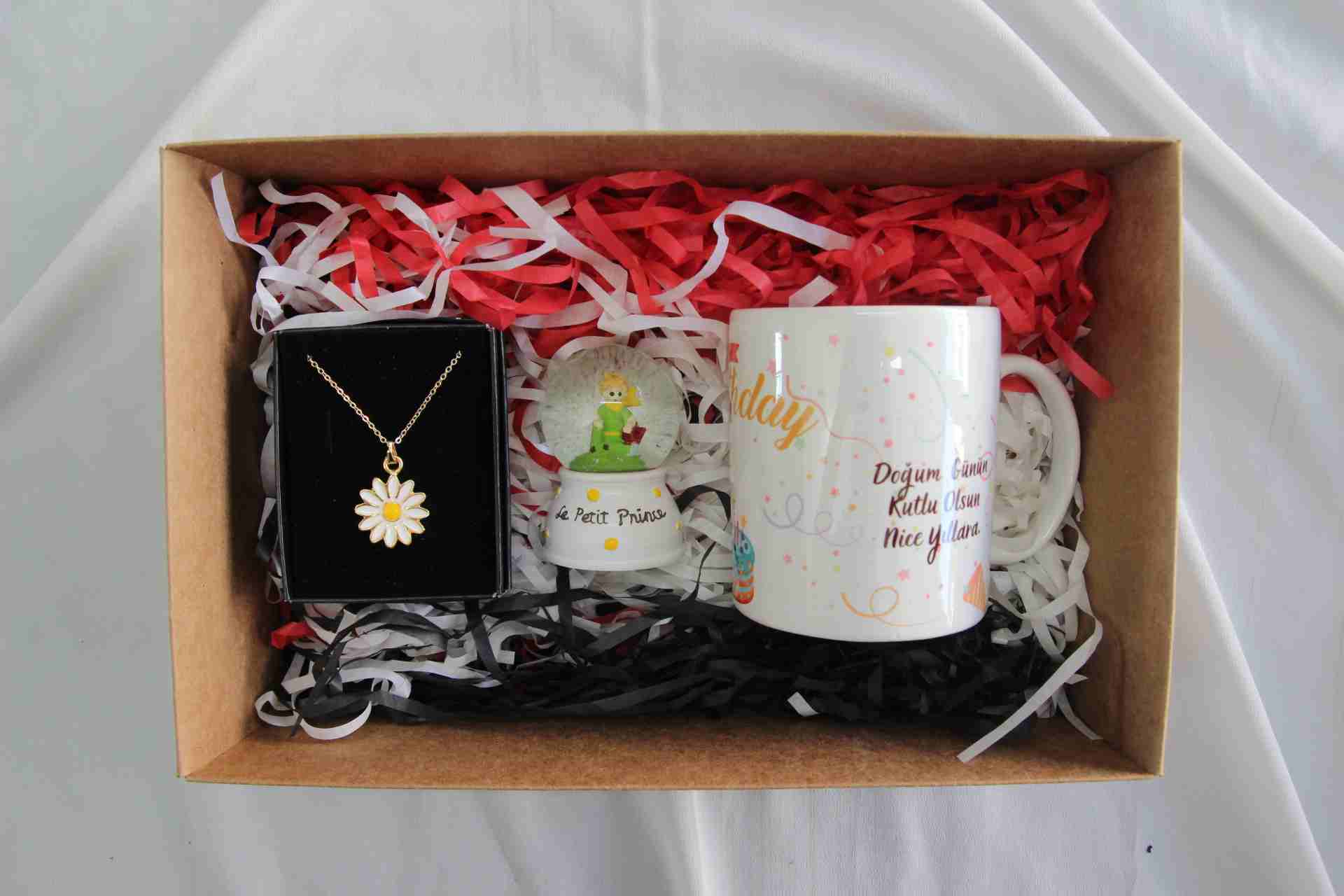 Home Hediye Kutusu Doğum Günü Kupa Bardak Papatya Kolye Minik Erkek Prince Hediye Seti