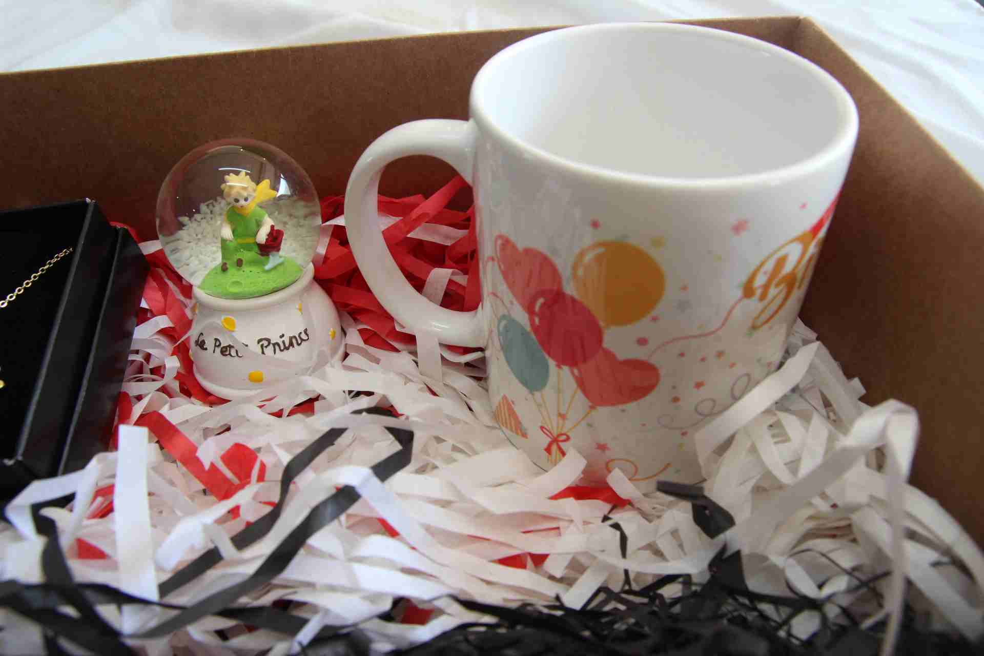 Home Hediye Kutusu Doğum Günü Kupa Bardak Papatya Kolye Minik Erkek Prince Hediye Seti