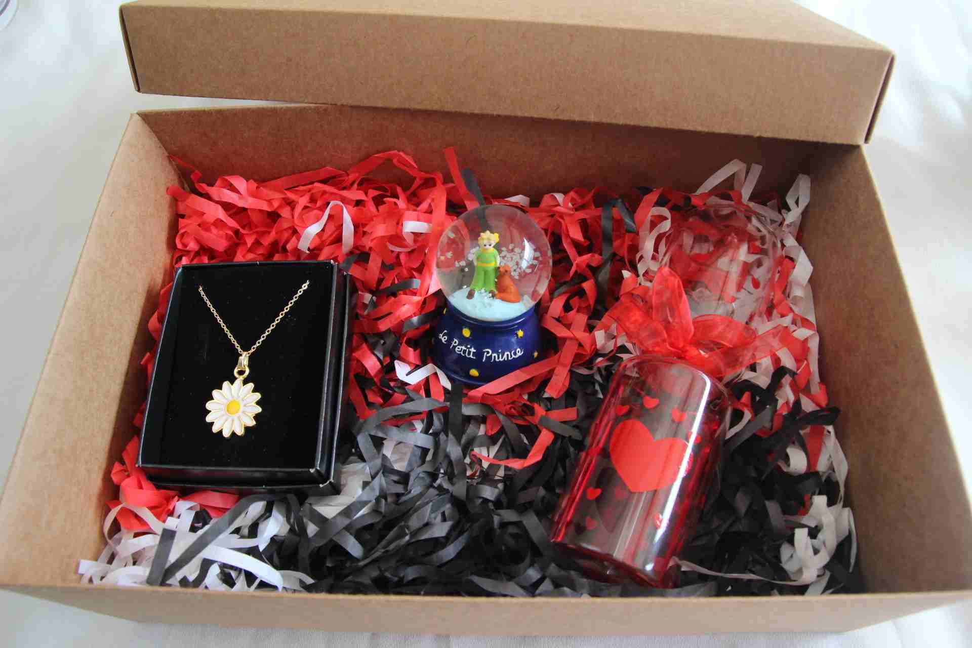 Home Hediye Seti Aşk Ölçer Özel Kutusunda Papatya Kolye Ve Mavi Minik İşıklı Kar Küresi