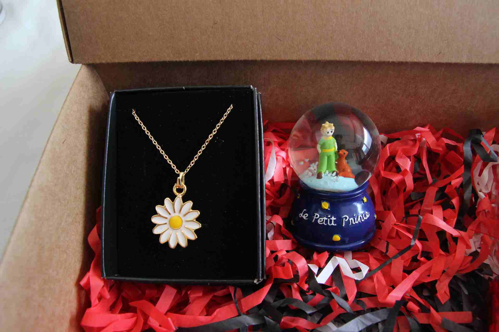 Home Hediye Seti Aşk Ölçer Özel Kutusunda Papatya Kolye Ve Mavi Minik İşıklı Kar Küresi
