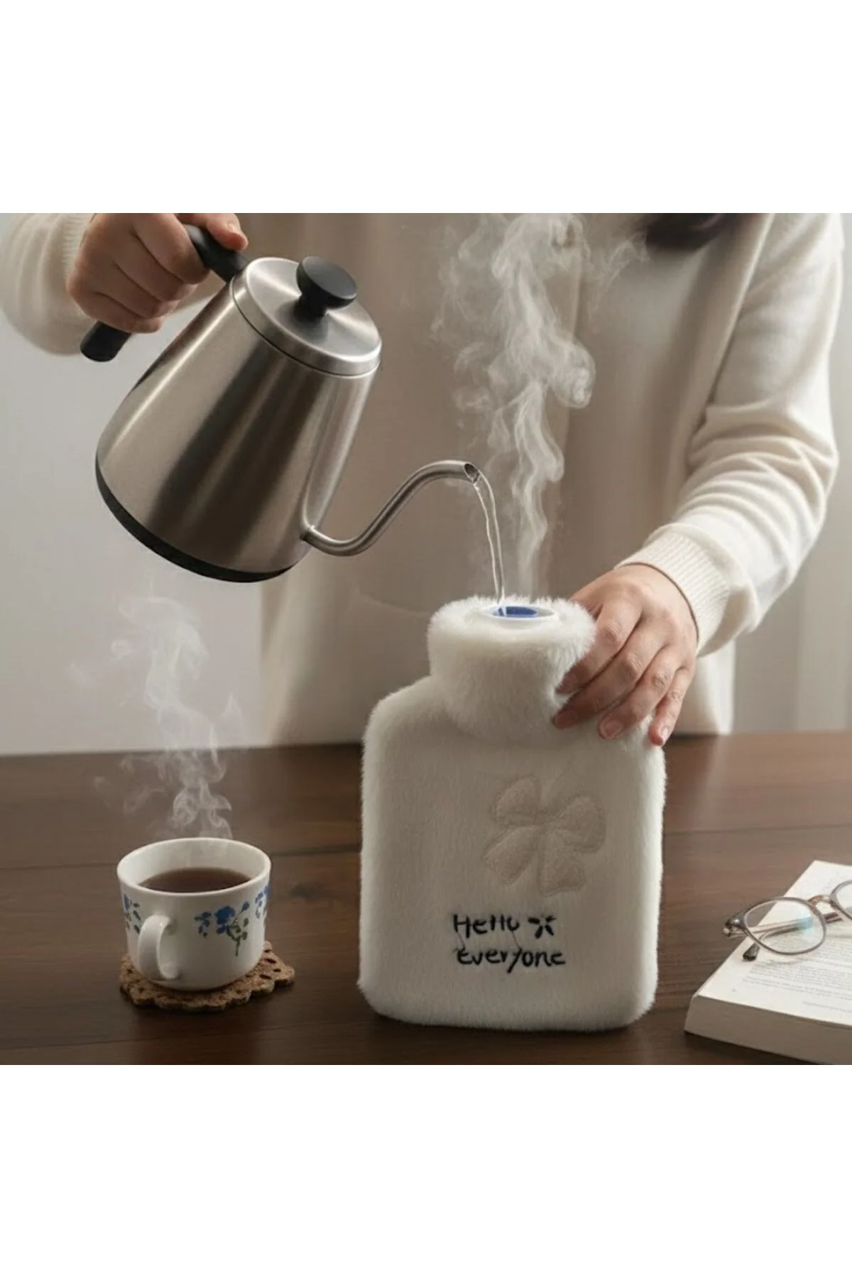 Hello Everyone Yazılı Kurdeleli Beyaz Peluş  – Yumuşak Kılıf,n Te