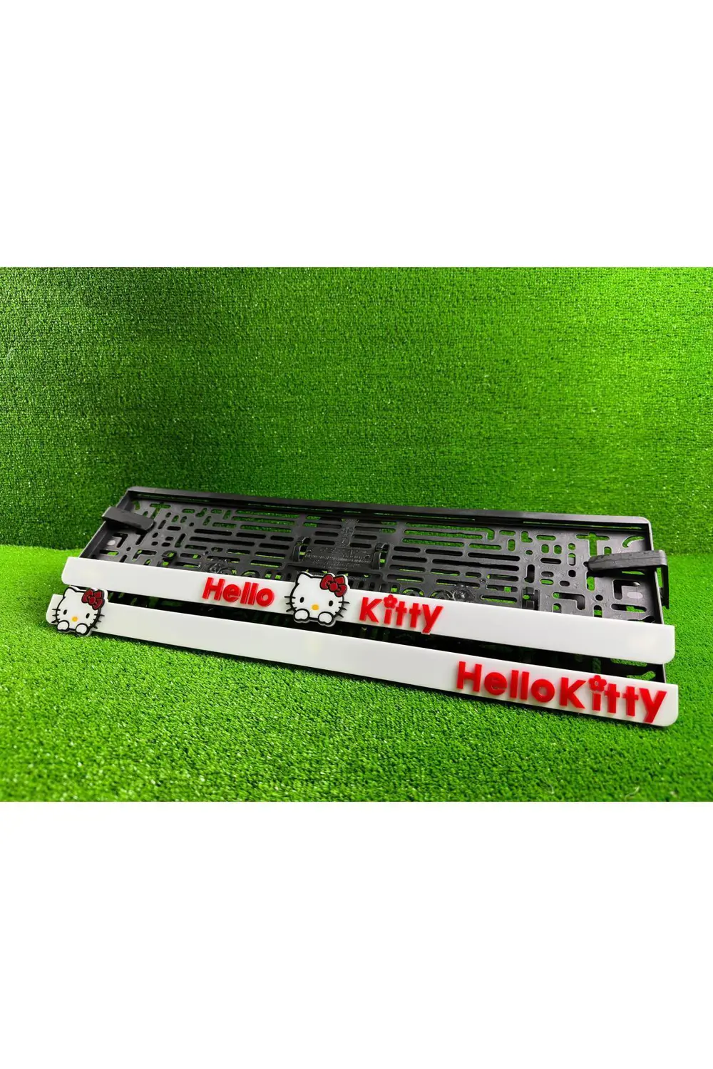 Hello Kitty Beyaz 3d Kabrtmalı Pleksi Araba Plakalığı 1 Takım