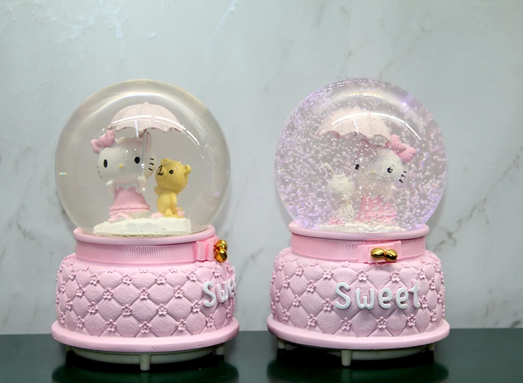 Just Cheap Store Hello Kitty İçi Dönmeli Püskürtmeli İşikli Müzikli Kar Küresi Büy