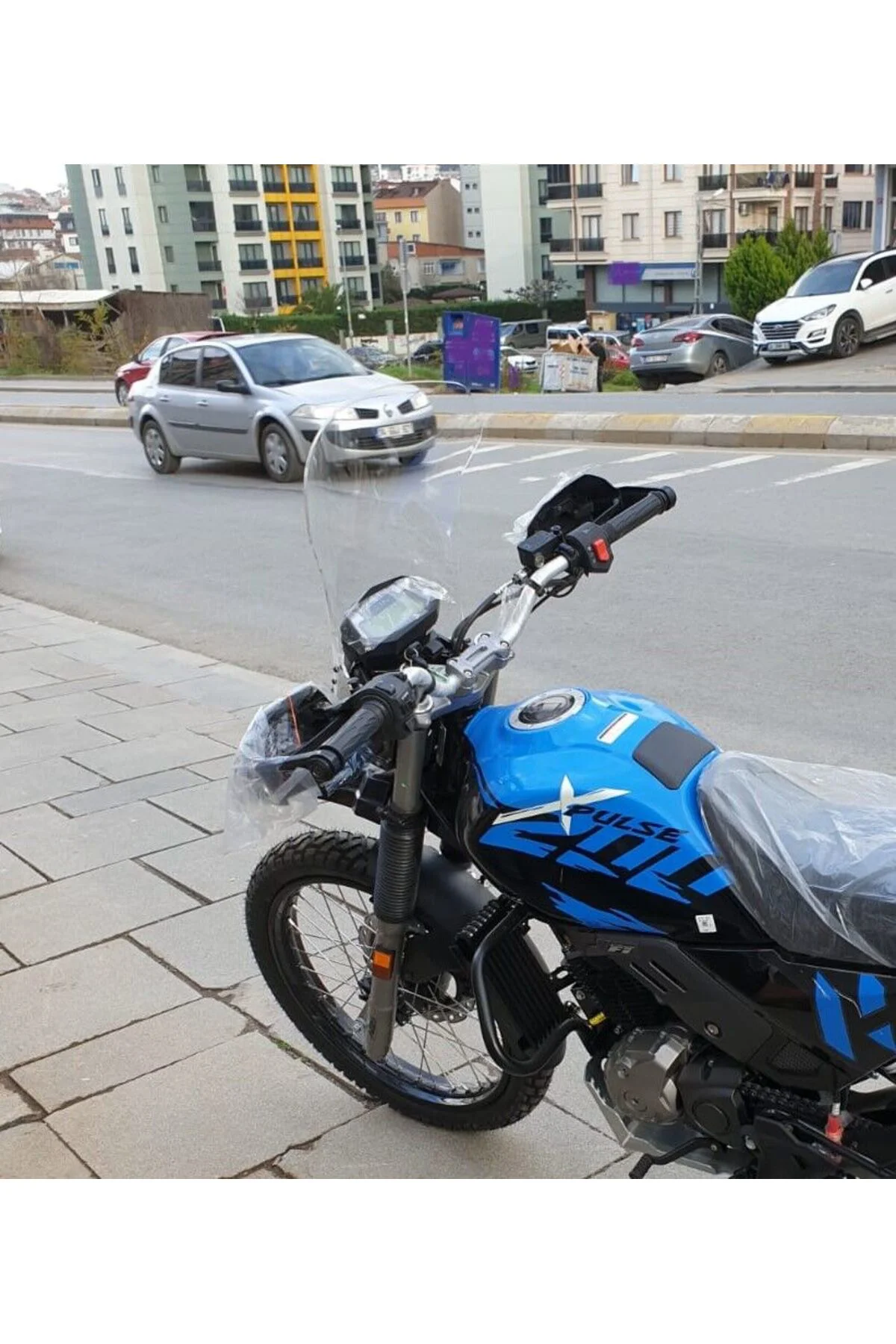 Hero X Pulse Ön Cam 2020-2026 Model 46cm Şeffaf Renkli 4mm
