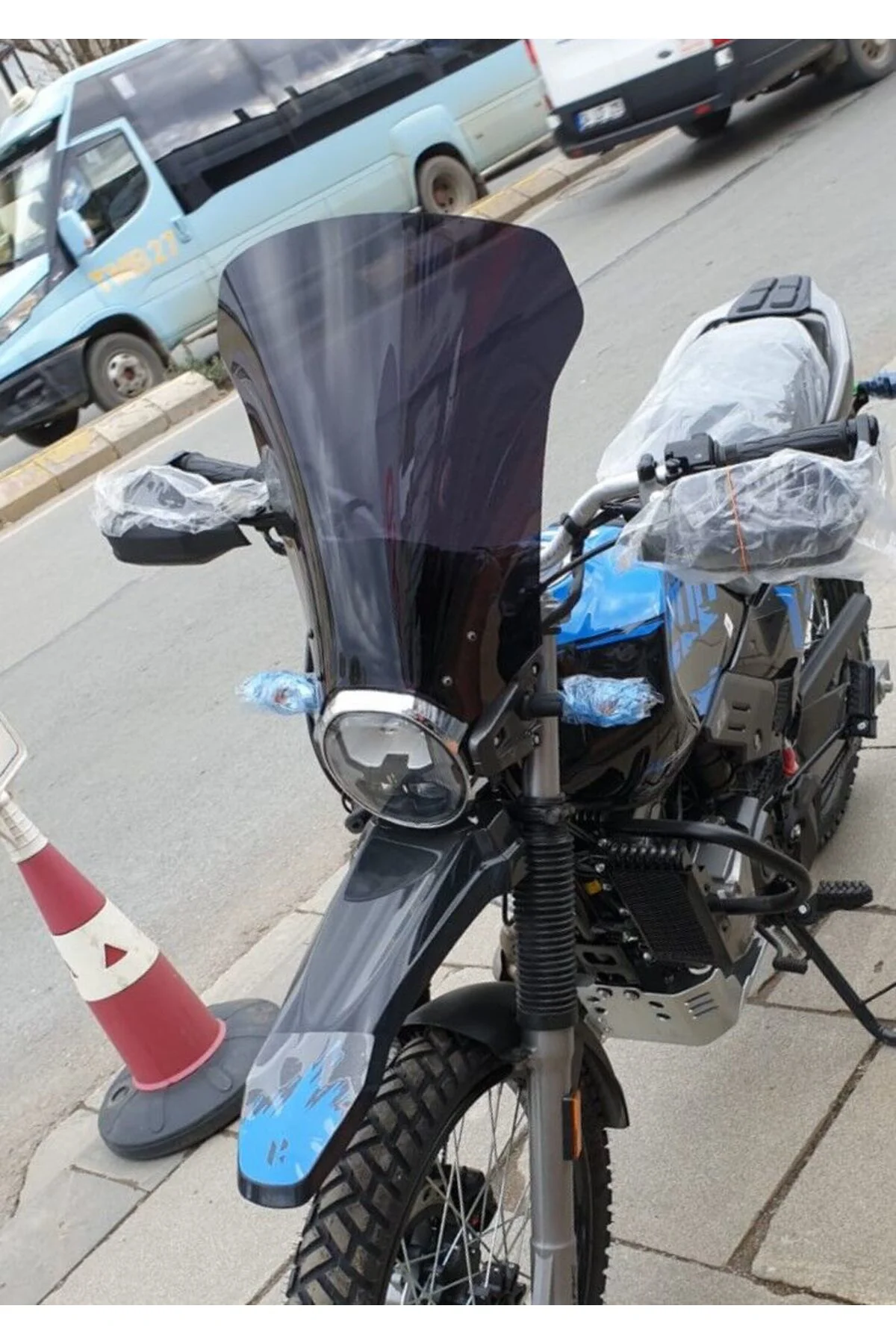Hero X Pulse Ön Cam 2020-2026 Model 46cm Siyah Renkli 4mm