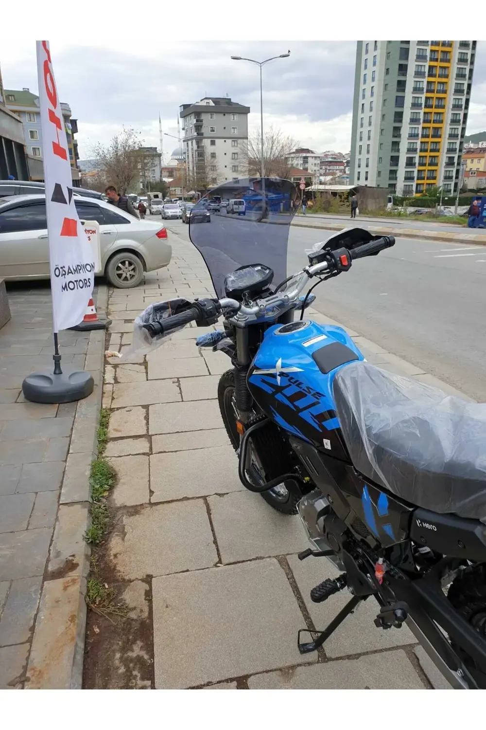 Hero X Pulse Siperlik Ön Cam 2020-2025 Model 46cm Füme Renkli 4mm