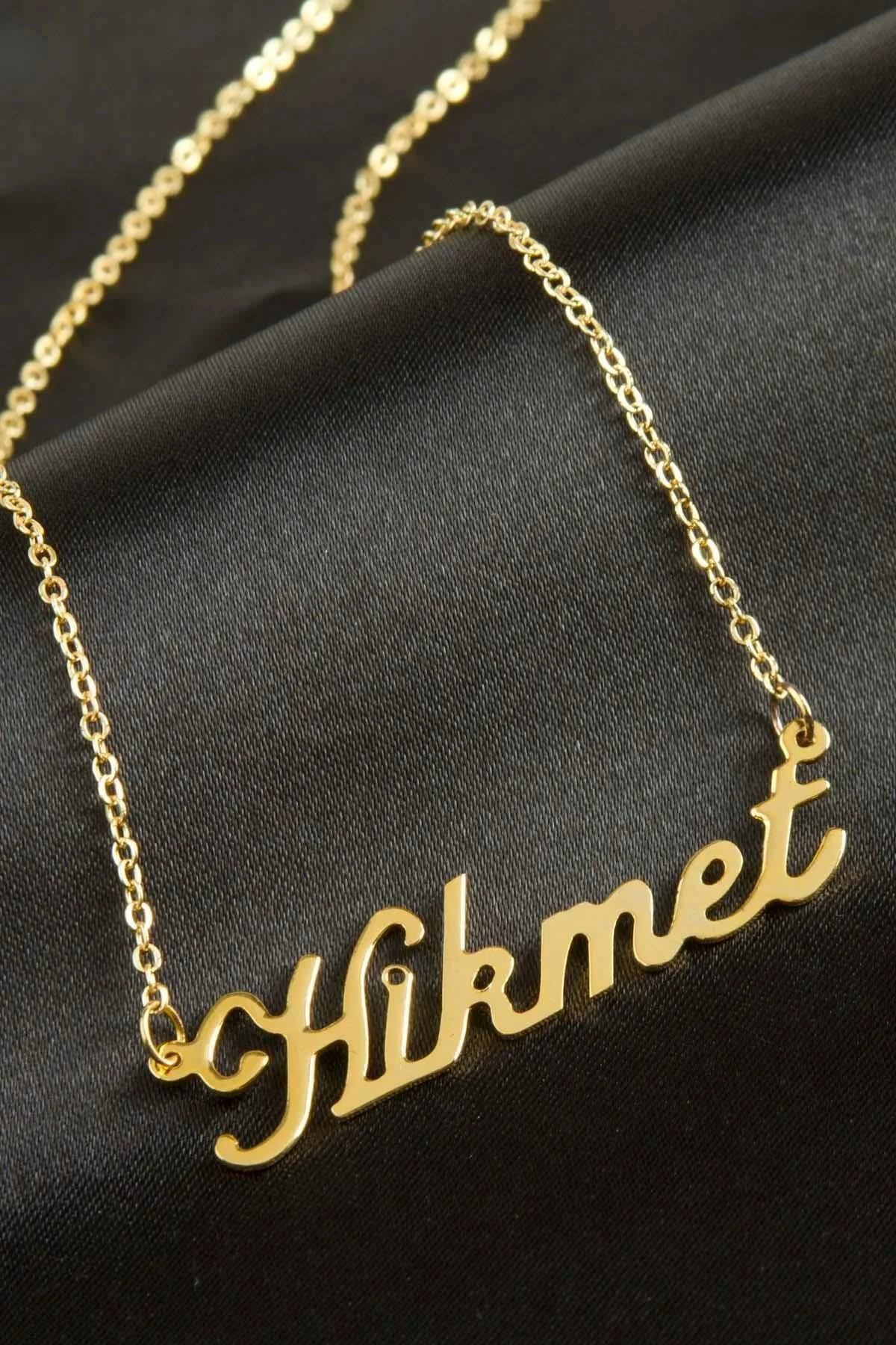 Hikmet İsimli Kolye (Kişiye Özel) Hikmet İsimli Kolye (Kişiye Özel)