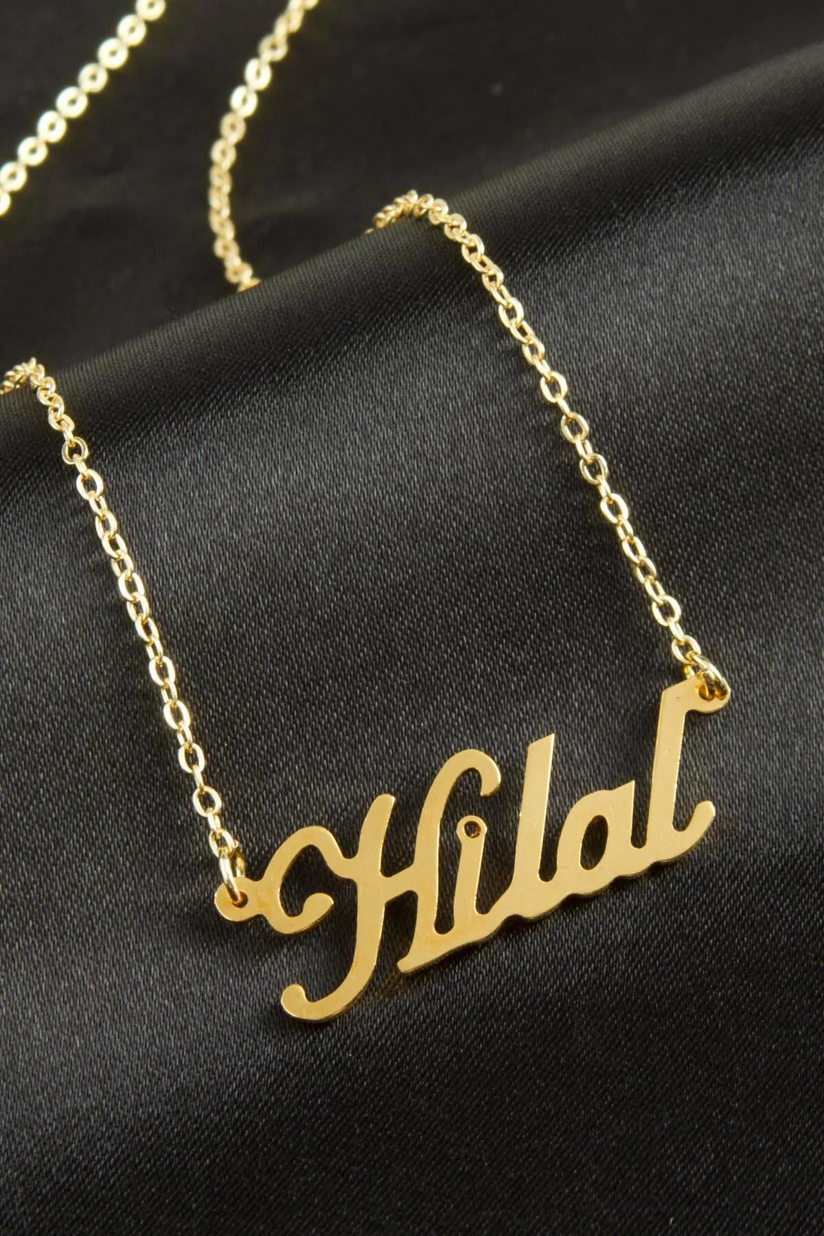 Hilal isimli kolye (Kişiye Özel) Hilal isimli kolye (Kişiye Özel)
