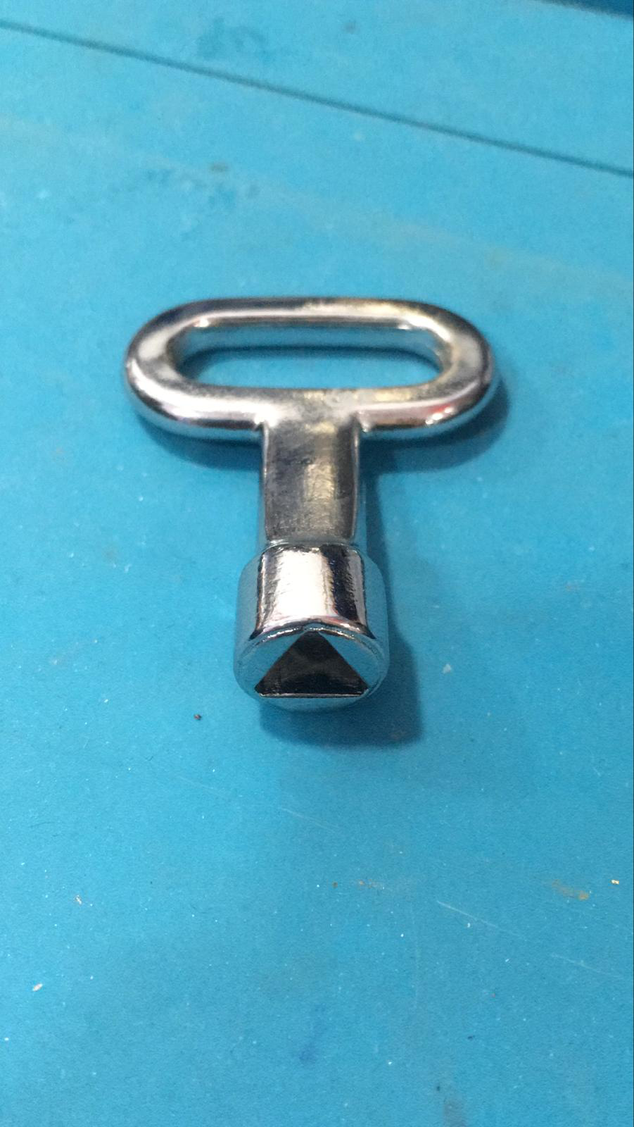 Hisar Mini Mandallı Üçgen Anahtarlı Pano Kilit