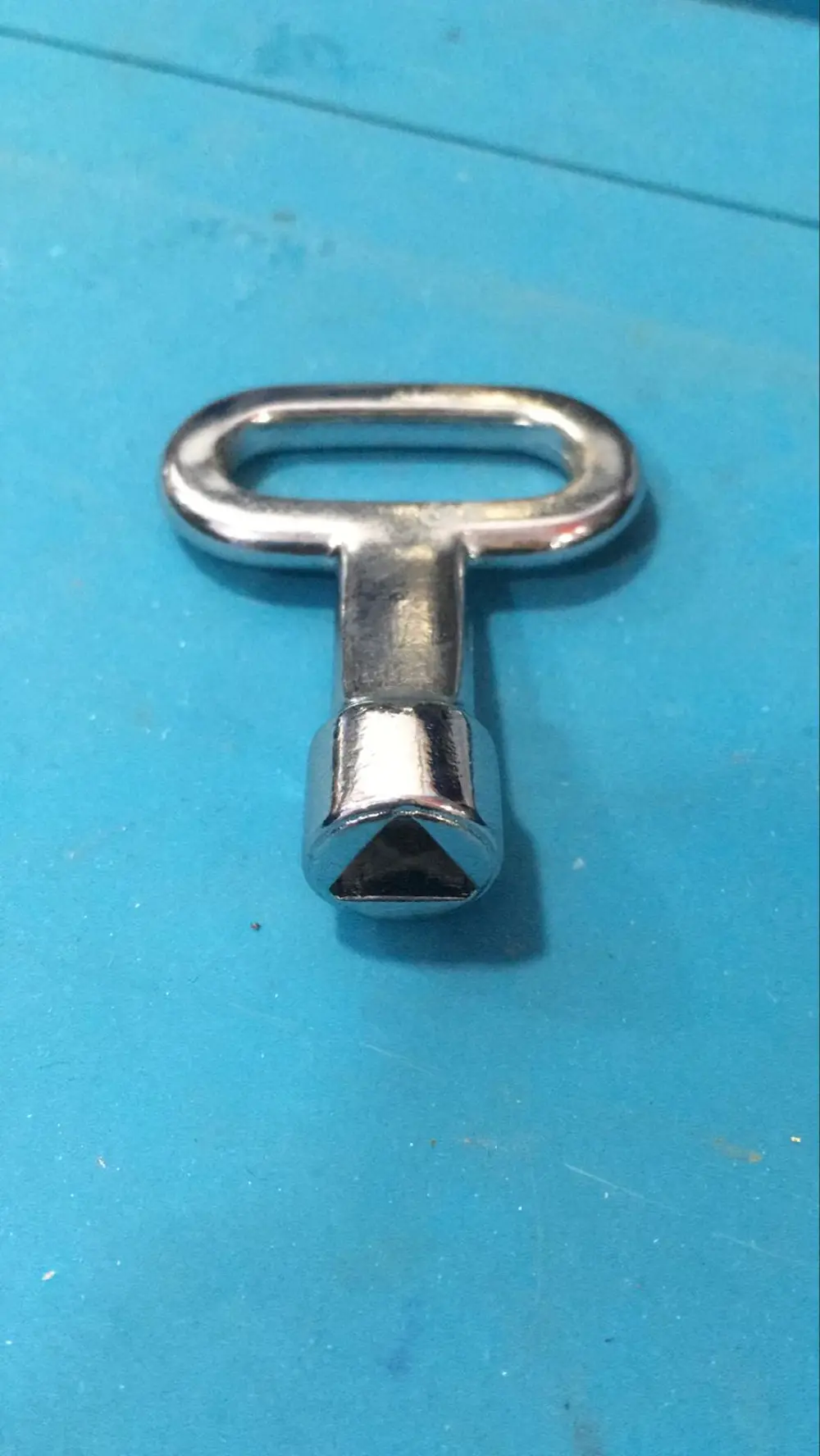 Hisar Mini Mandallı Üçgen Anahtarlı Pano Kilit