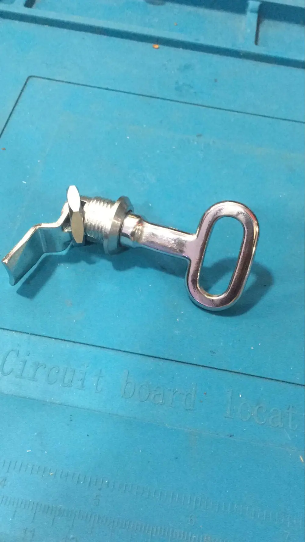 Hisar Mini Mandallı Üçgen Anahtarlı Pano Kilit