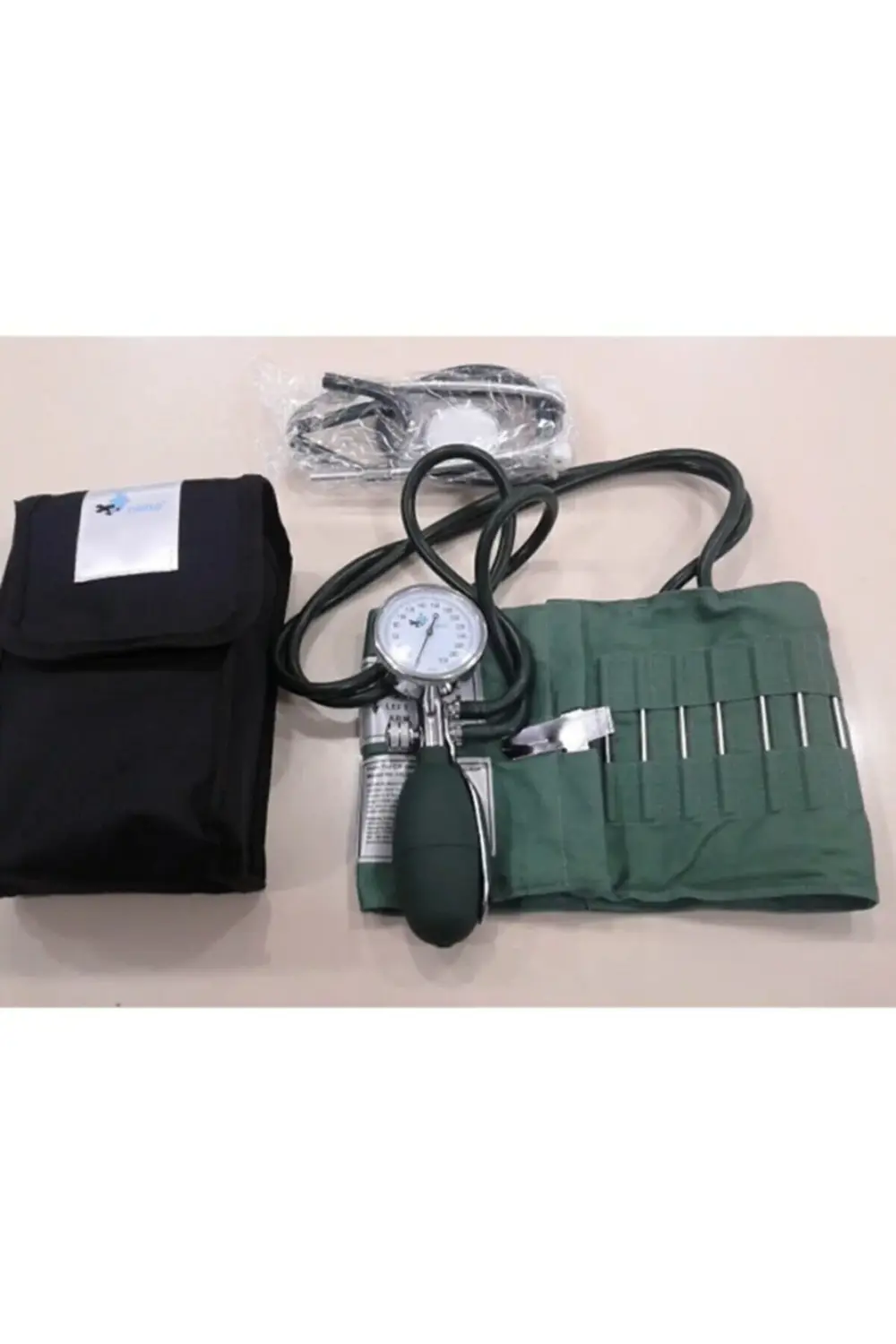 Hnk-2t Aneroid Palm Tipi Çift Hortumlu Tansiyon Aleti + Kancalı S