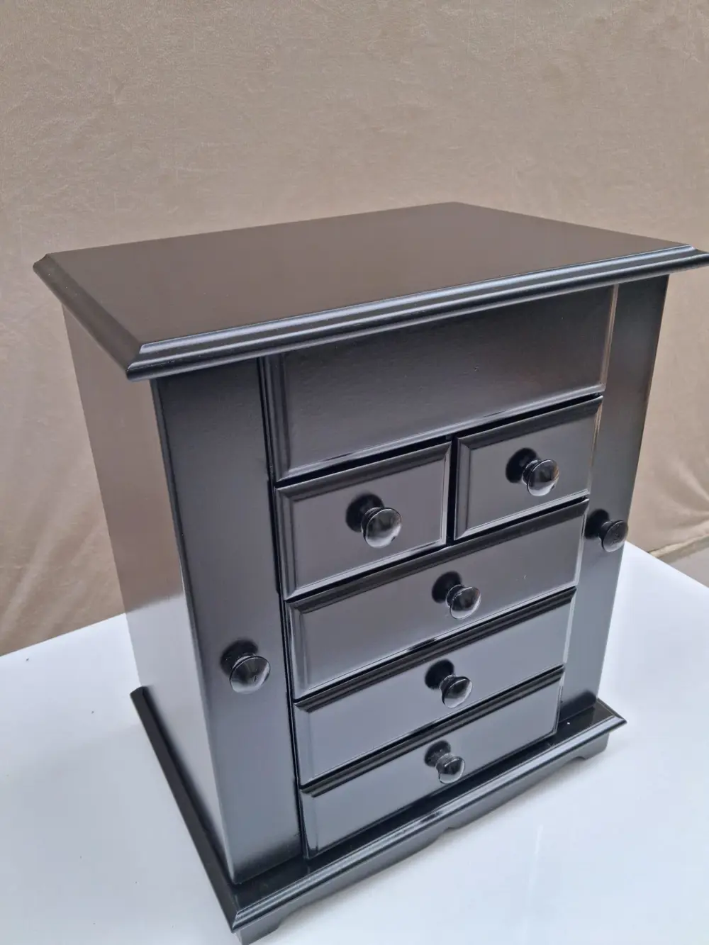 Hobi ADN Dekoratif  90592 Şifonyer 8 Çekm Gizli Çem Modüllü Parla