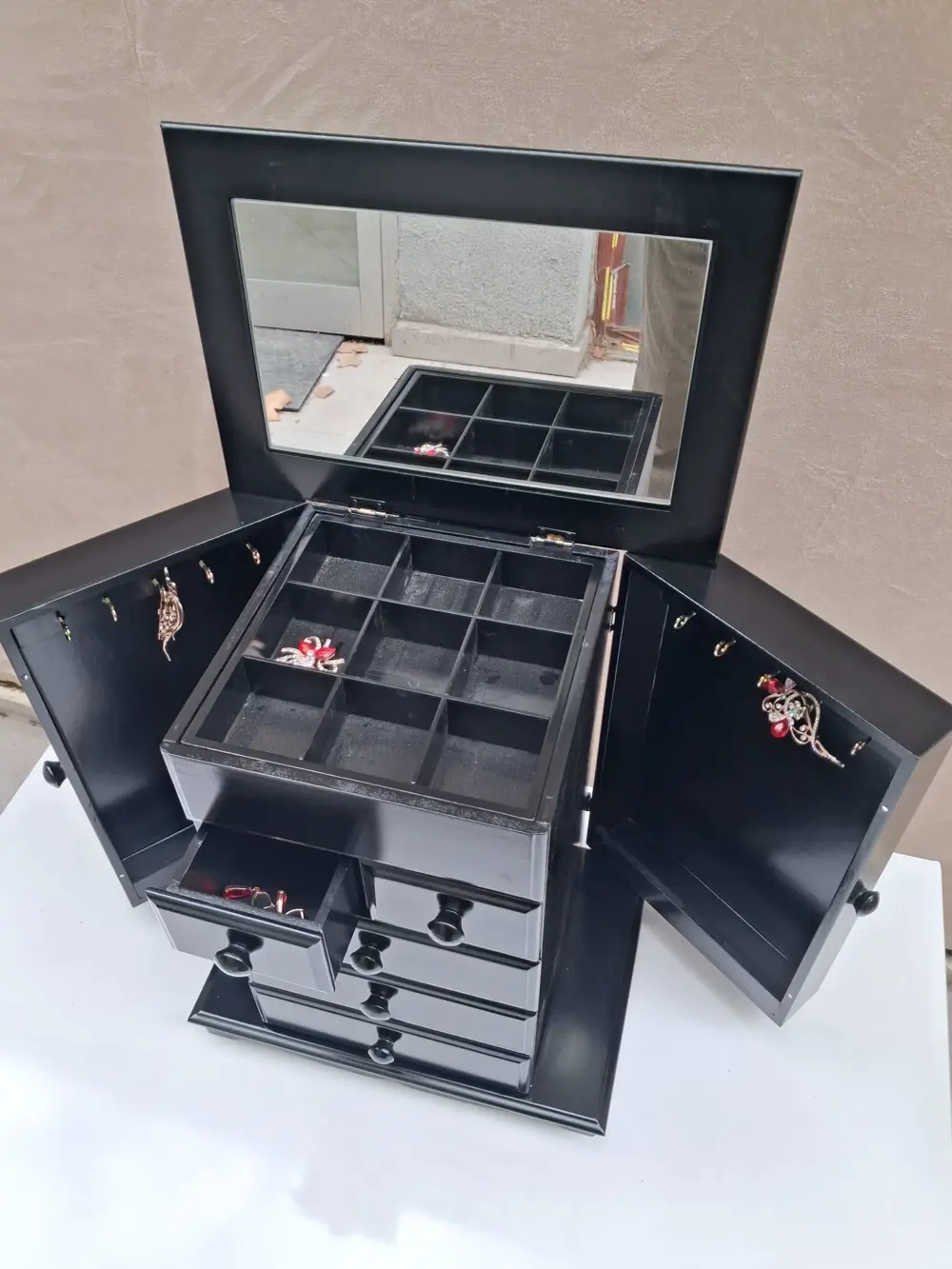 Hobi ADN Dekoratif  90592 Şifonyer 8 Çekm Gizli Çem Modüllü Parla