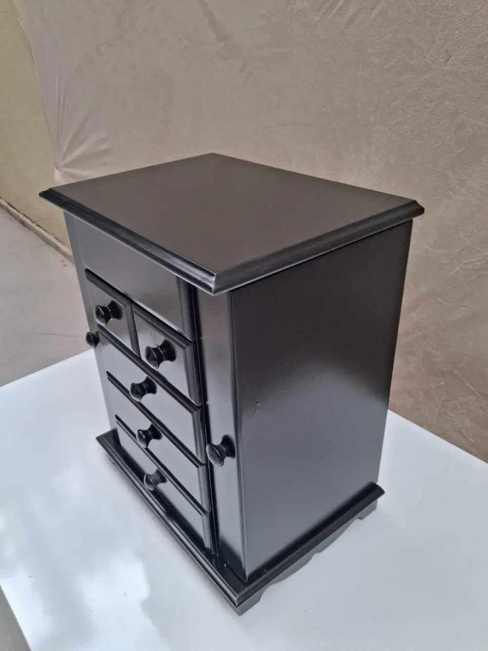 Hobi ADN Dekoratif  90592 Şifonyer 8 Çekm Gizli Çem Modüllü Parla