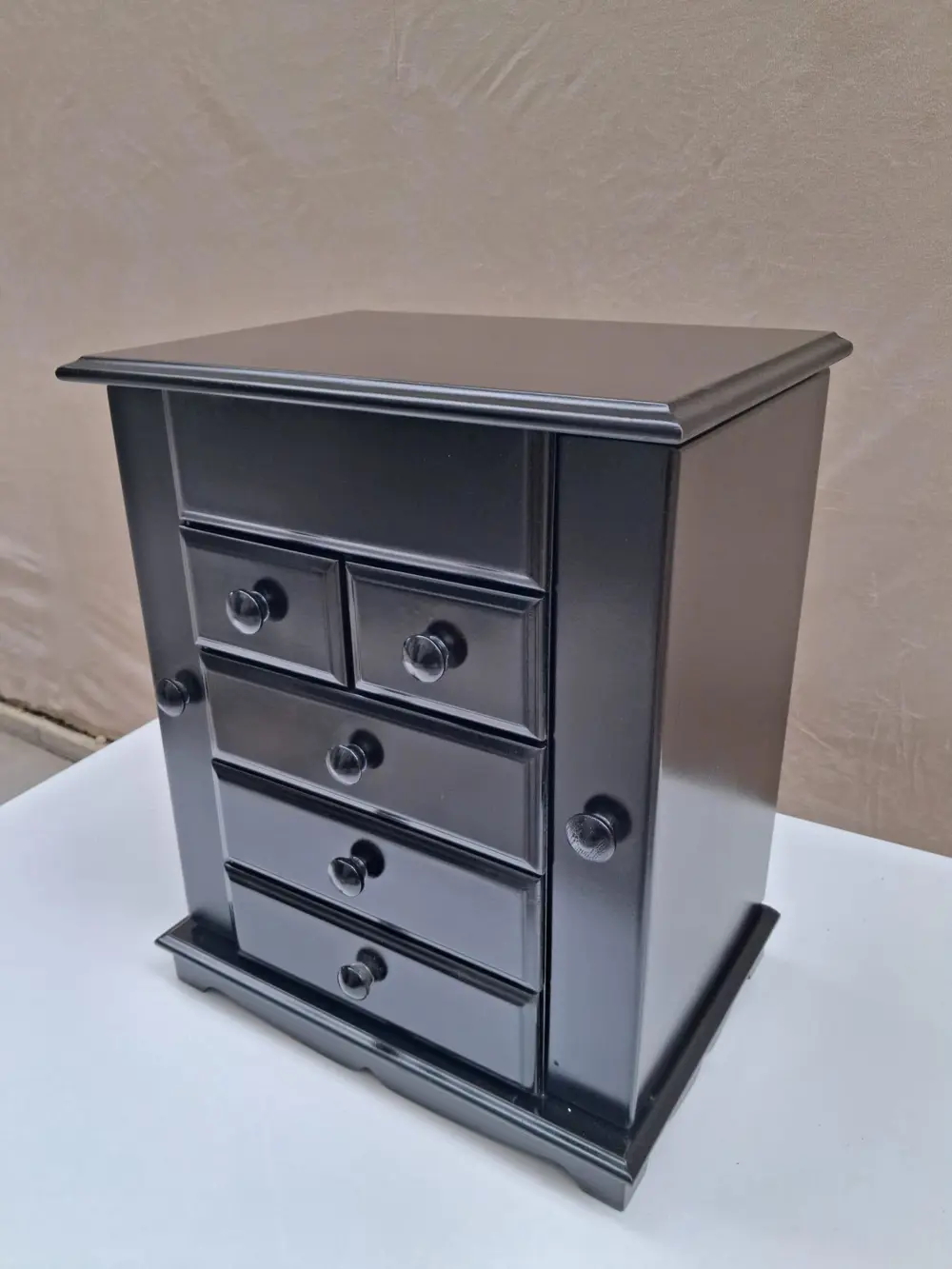 Hobi ADN Dekoratif  90592 Şifonyer 8 Çekm Gizli Çem Modüllü Parla