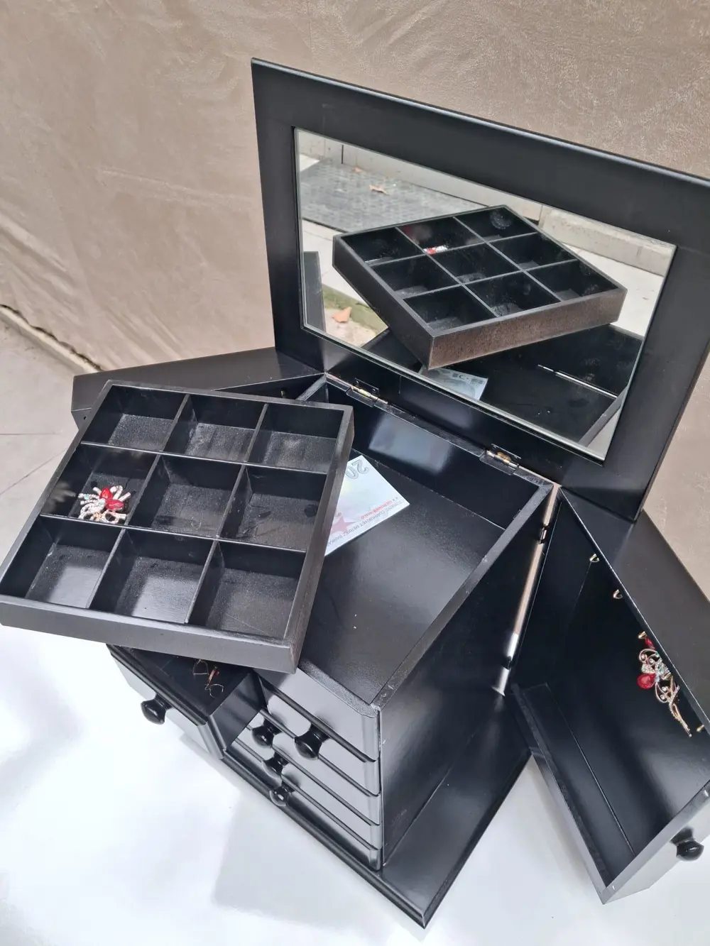 Hobi ADN Dekoratif  90592 Şifonyer 8 Çekm Gizli Çem Modüllü Parla