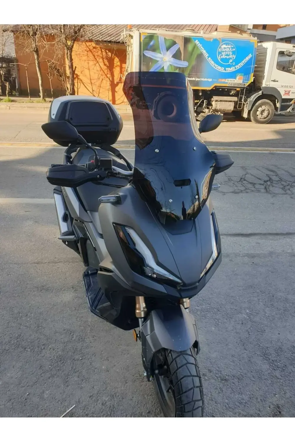 Honda Adv 350 Ön Cam 2023-2025 Model 60cm Siyah Renkli 4mm ORTA B