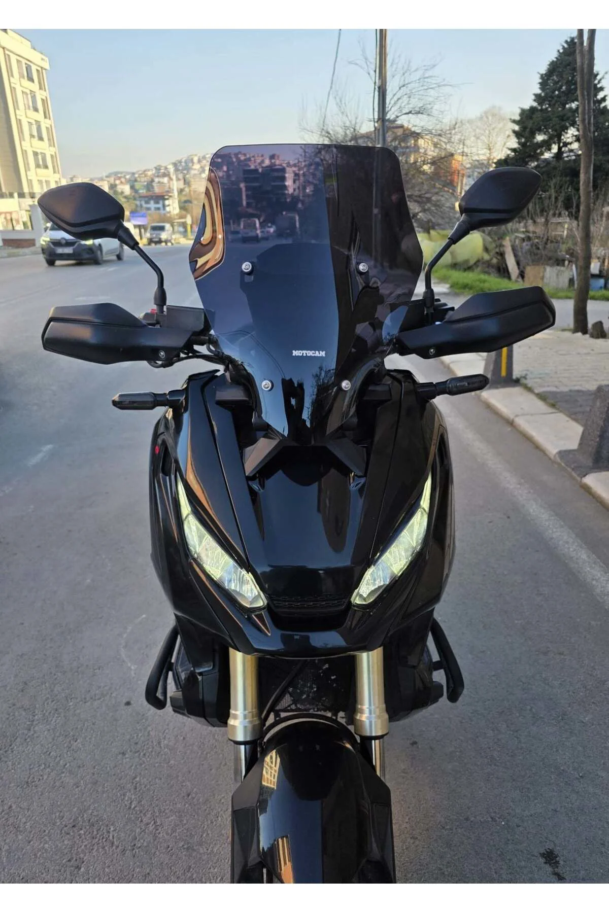 Honda Adv 350 Ön Cam 2023-2026 Model 43cm Siyah Renkli 4mm SPORTİ