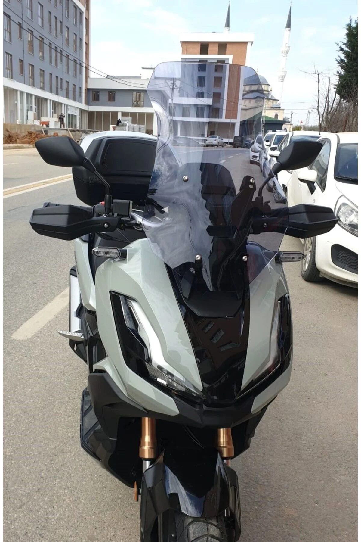 Honda Adv 350 Ön Cam 2023-2026 Model 60cm Füme Renkli 4mm ORTA BO