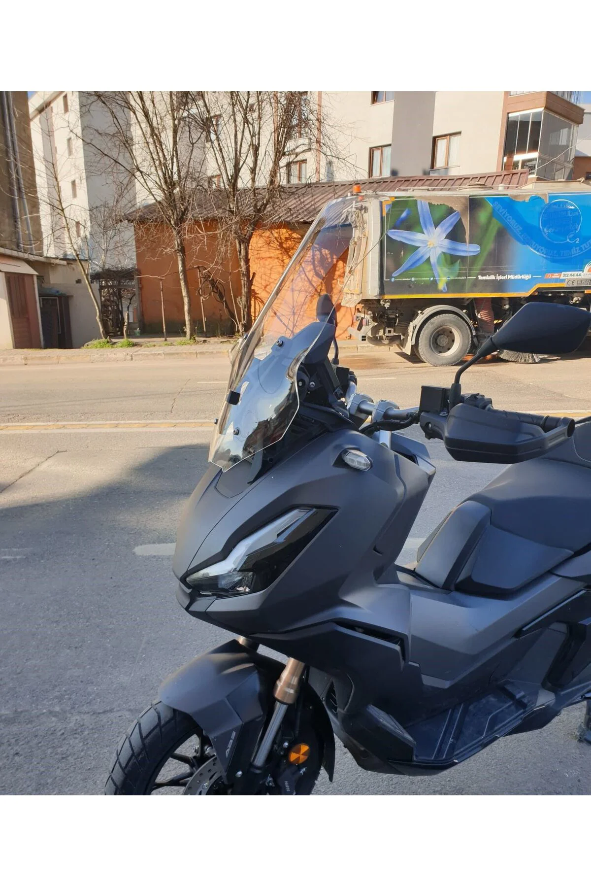 Honda Adv 350 Ön Cam 2023-2026 Model 60cm Şeffaf Renkli 4mm ORTA 