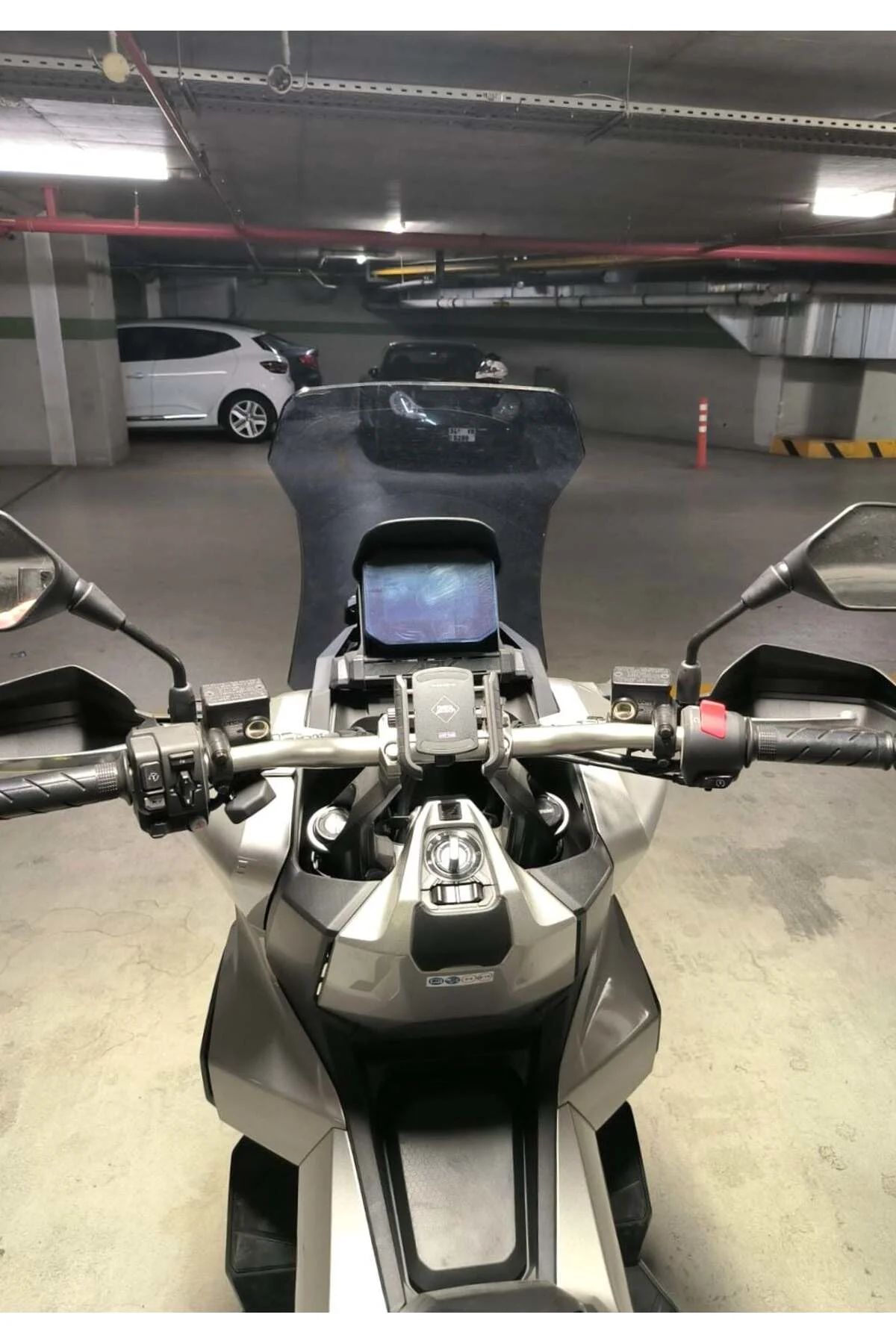 Honda Adv 350 Ön Cam 2023-2026 Model 60cm Füme Renkli 4mm ORTA BO