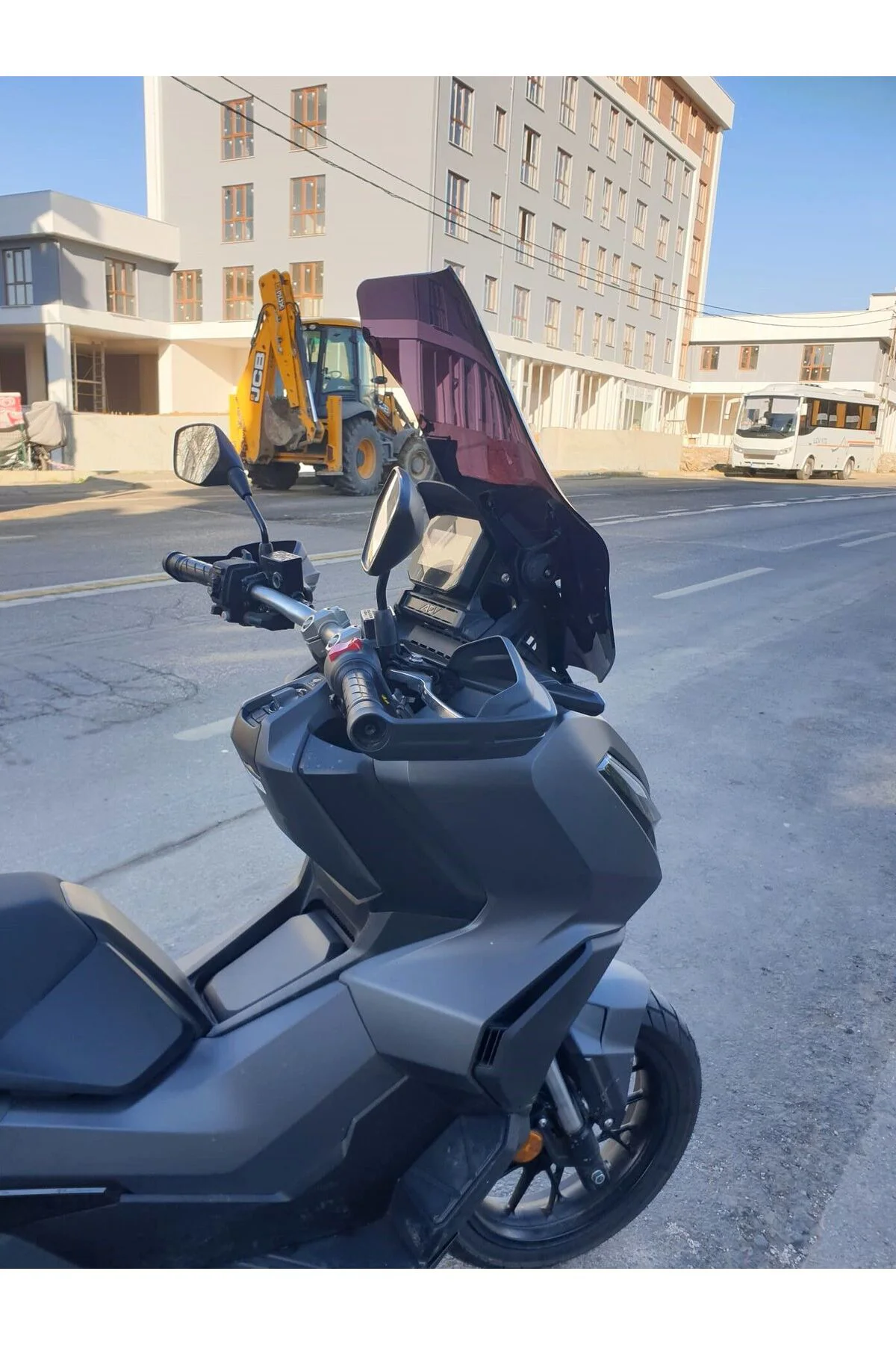 Honda Adv 350 Ön Cam 2023-2026 Model 60cm Siyah Renkli 4mm ORTA B