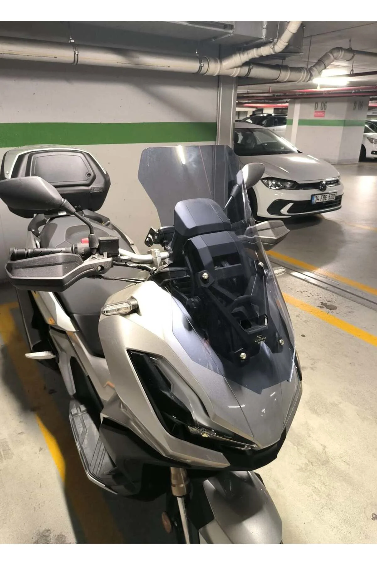 Honda Adv 350 Ön Cam 2023-2026 Model 60cm Füme Renkli 4mm ORTA BO