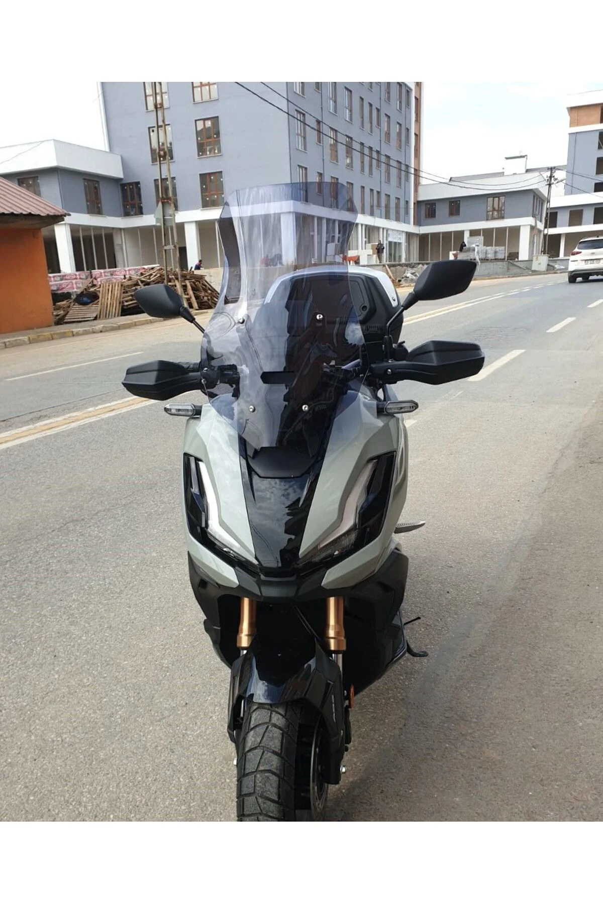 Honda Adv 350 Ön Cam 2023-2026 Model 60cm Füme Renkli 4mm ORTA BO
