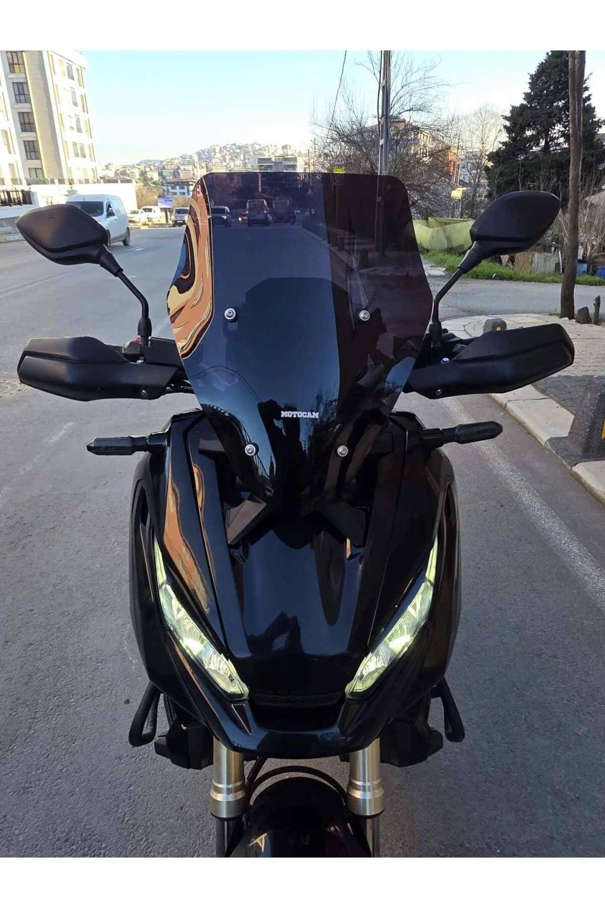 Honda Adv 350 Ön Cam 2023-2026 Model 43cm Siyah Renkli 4mm SPORTİ