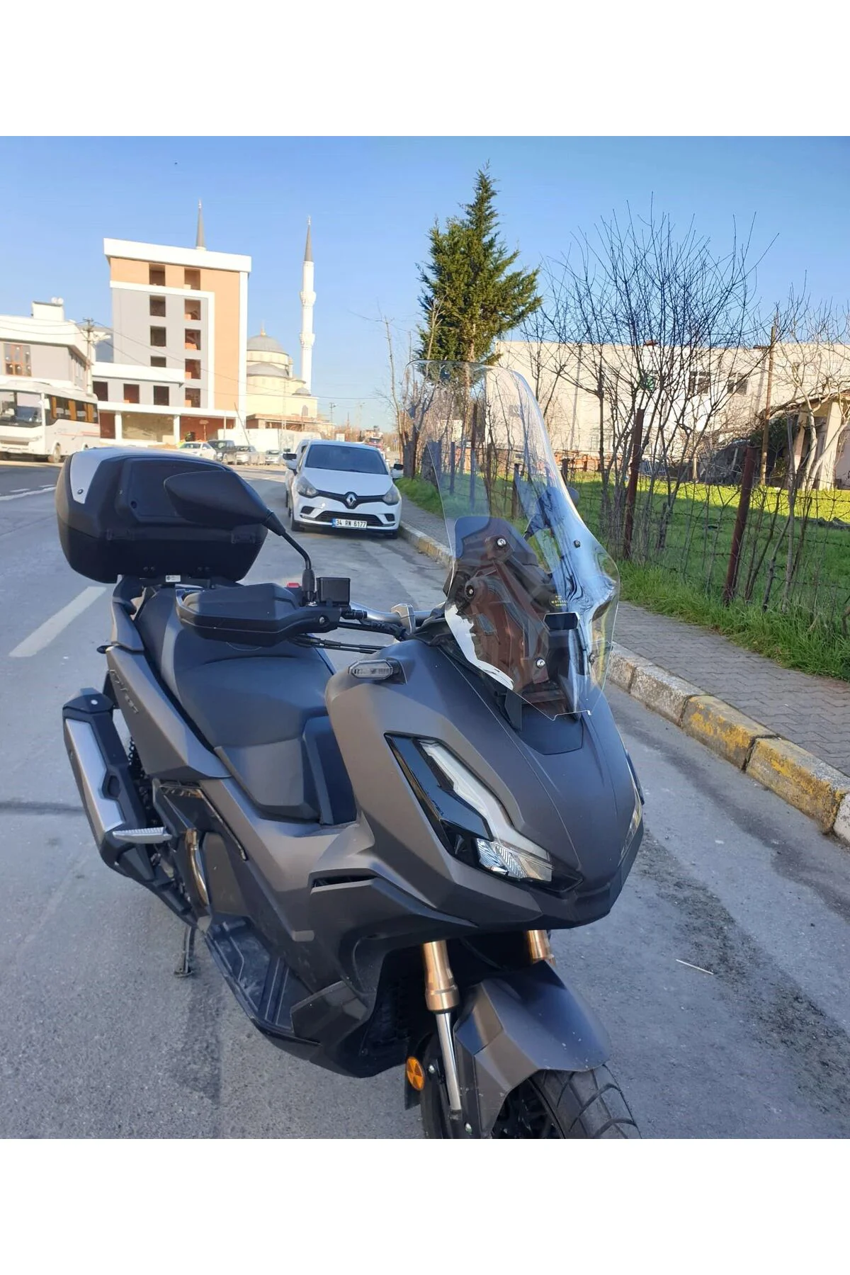 Honda Adv 350 Ön Cam 2023-2026 Model 60cm Şeffaf Renkli 4mm ORTA 