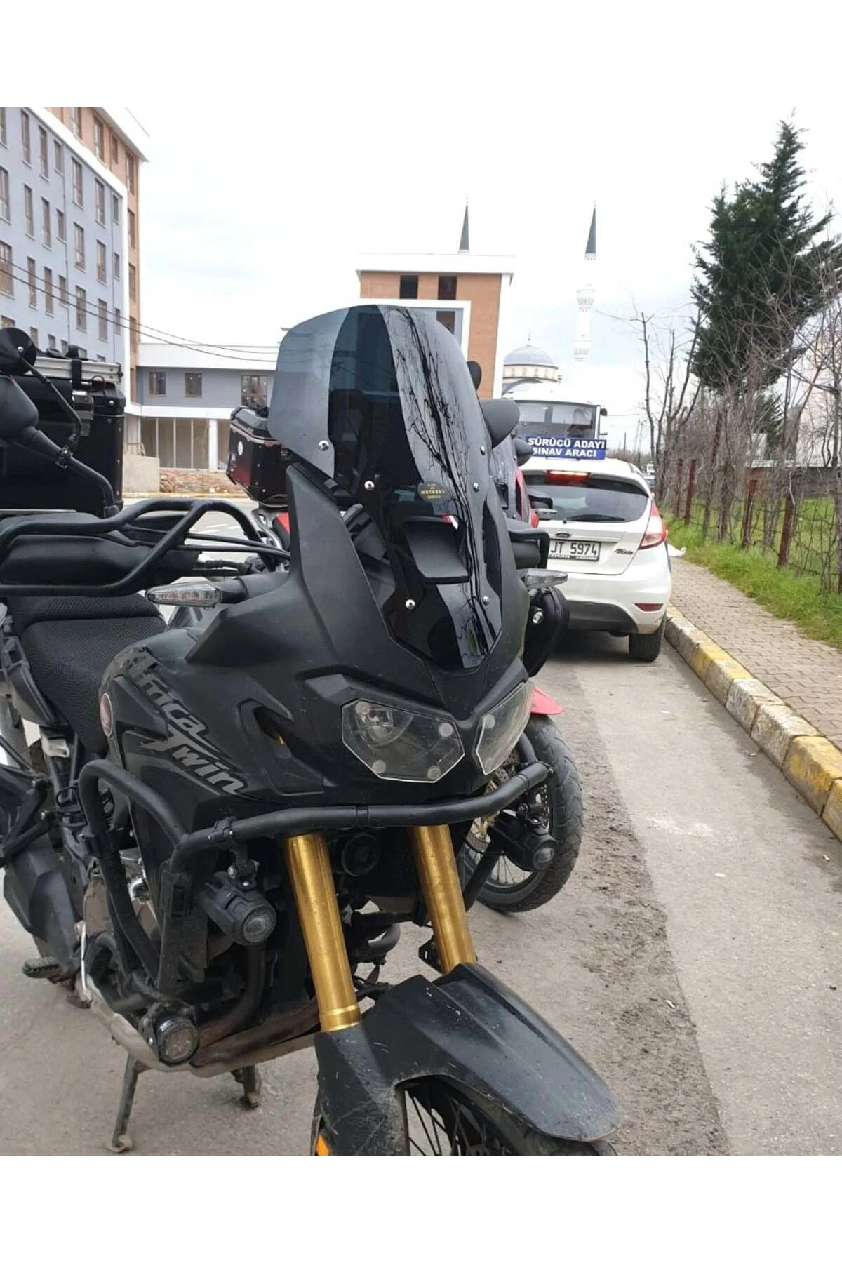 Honda Africa Twin CRF 1000 Ön Cam 2016-2020 Model 45cm Siyah Renkli 4mm SPORTİF