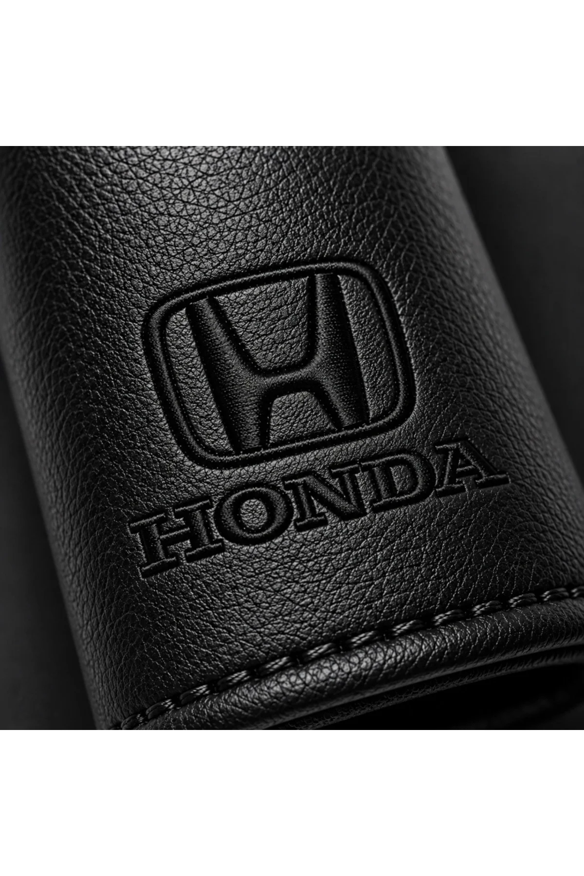 Honda Black Serisi 4 Parça Oto Boyun Yastığı ve Emniyet Kemer Pedi Seti – 2 Yastık + 2 Kemer Pedi, Siyah Nakışlı - Görsel 3