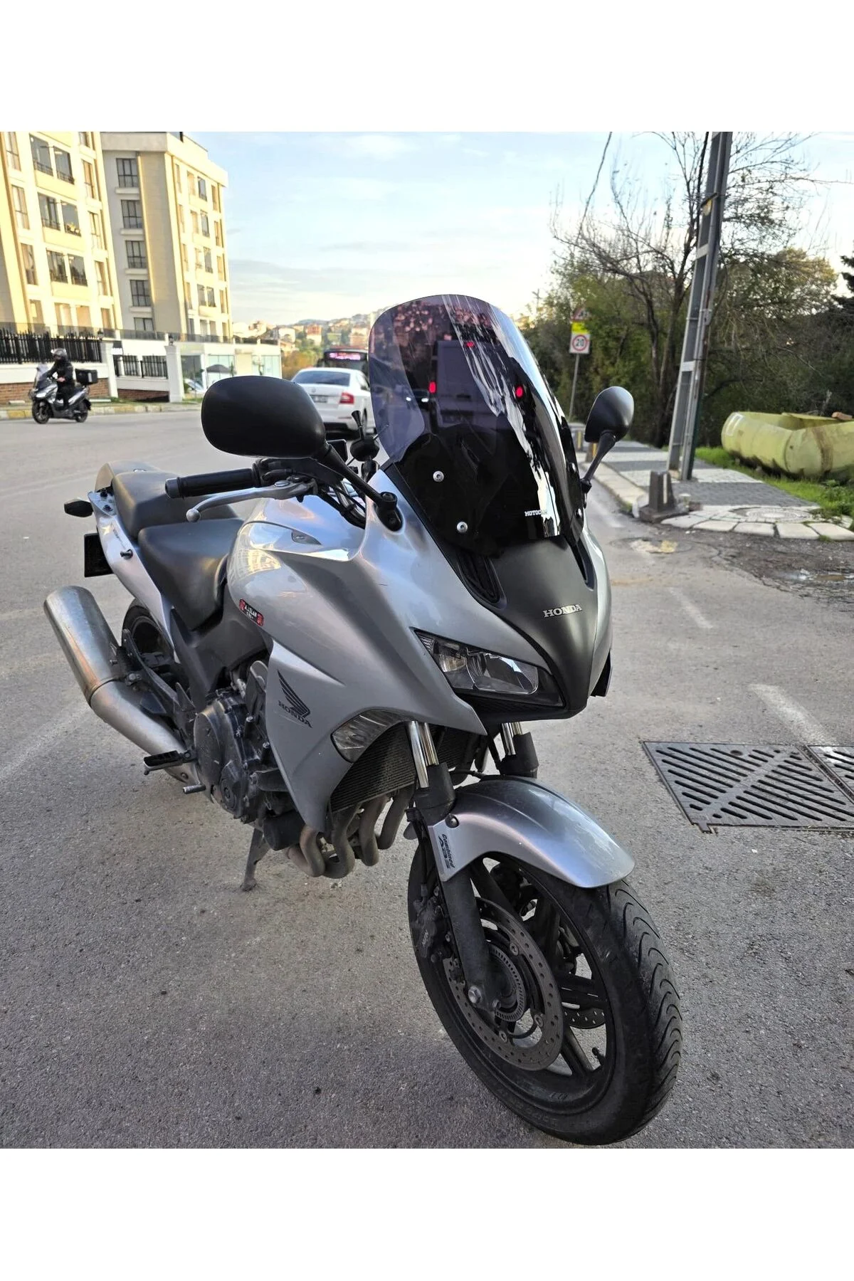 Honda CBF 1000 Ön Cam 2010-2013 Model 40cm Siyah Renkli 4mm - Görsel 2